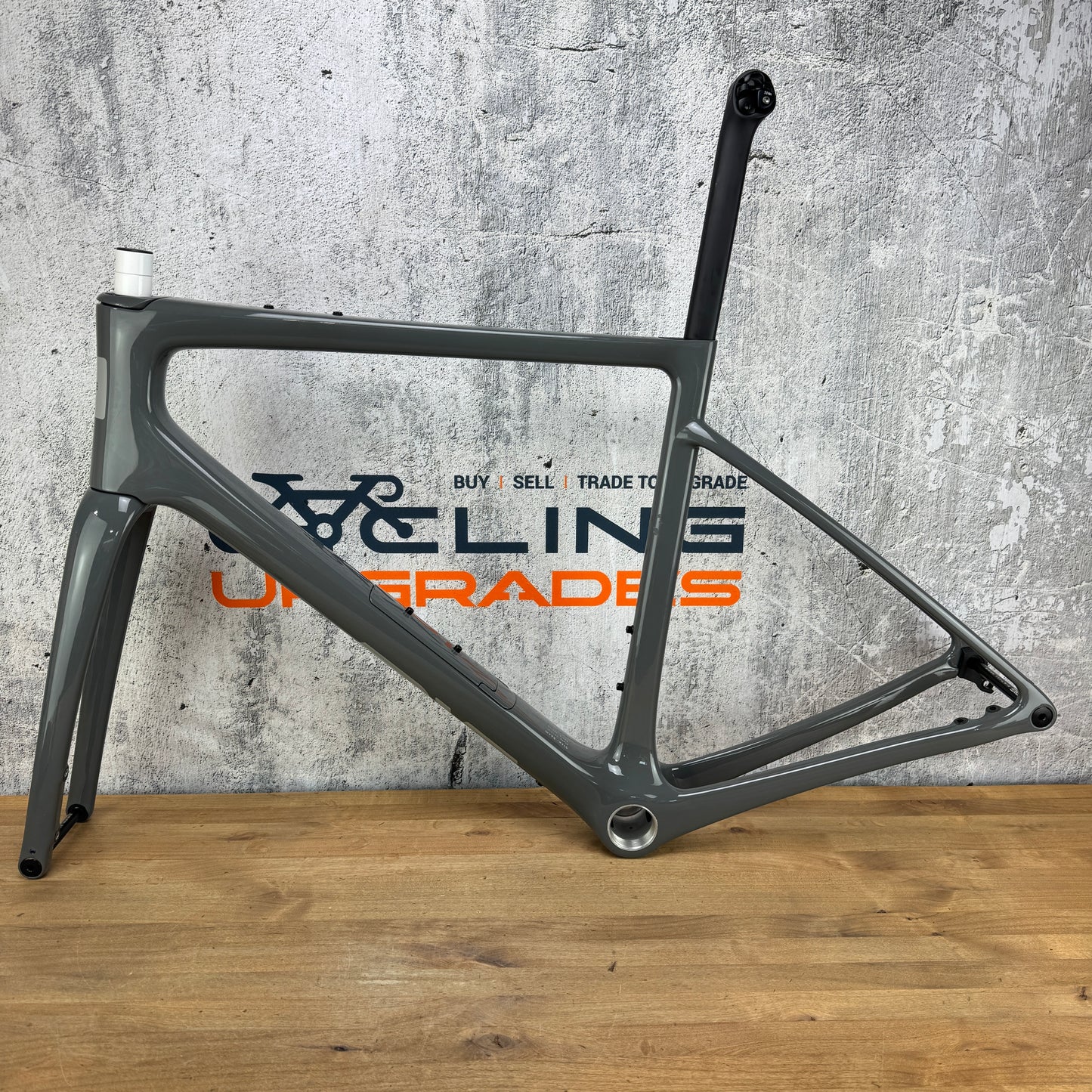 Low Mile! 2025 Enve Fray 56cm ASH Grey Carbon UDH Disc Brake Frameset 700c 2046g