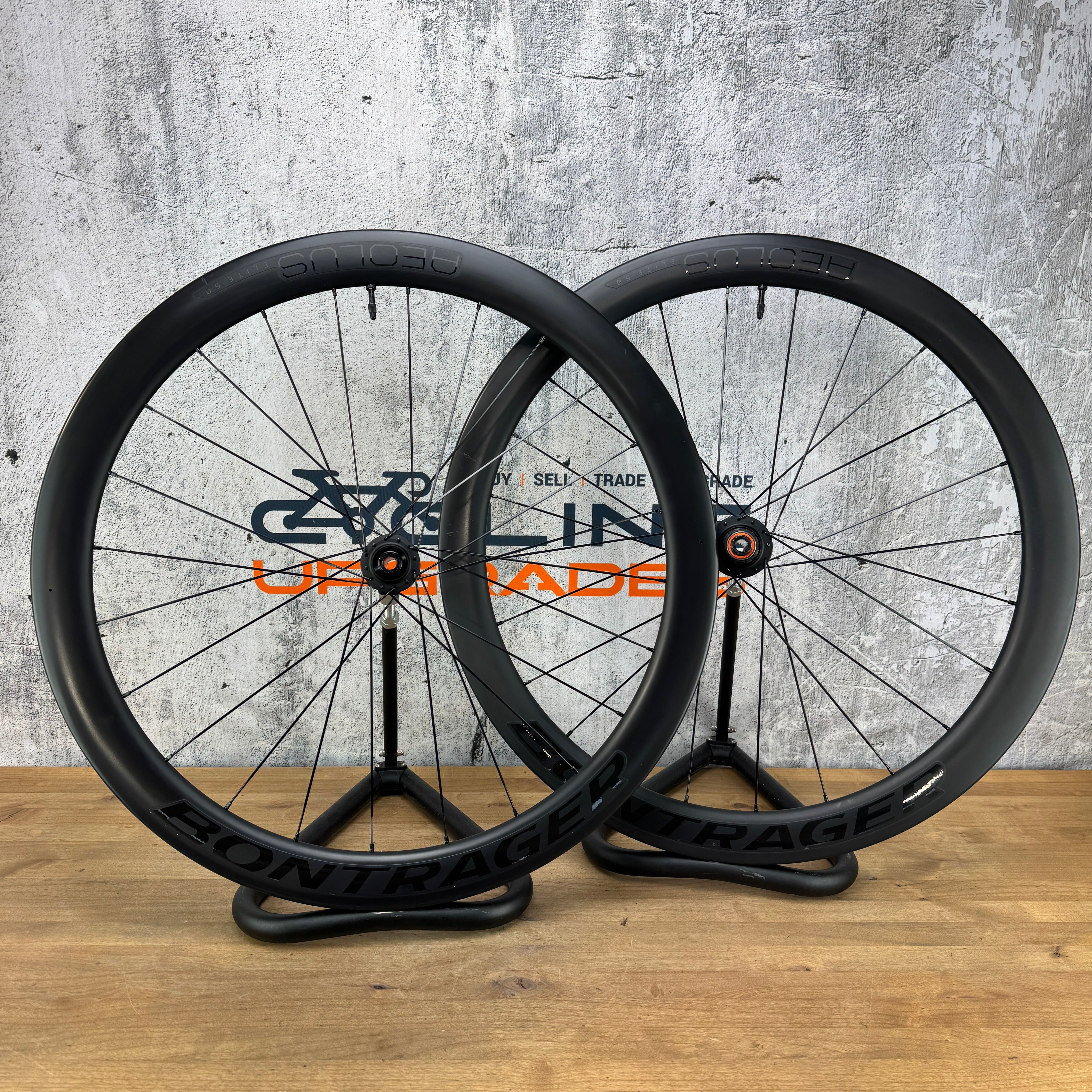 Low Mile! Bontrager Aeolus Elite 50 Carbon Tubeless Disc Wheelset
