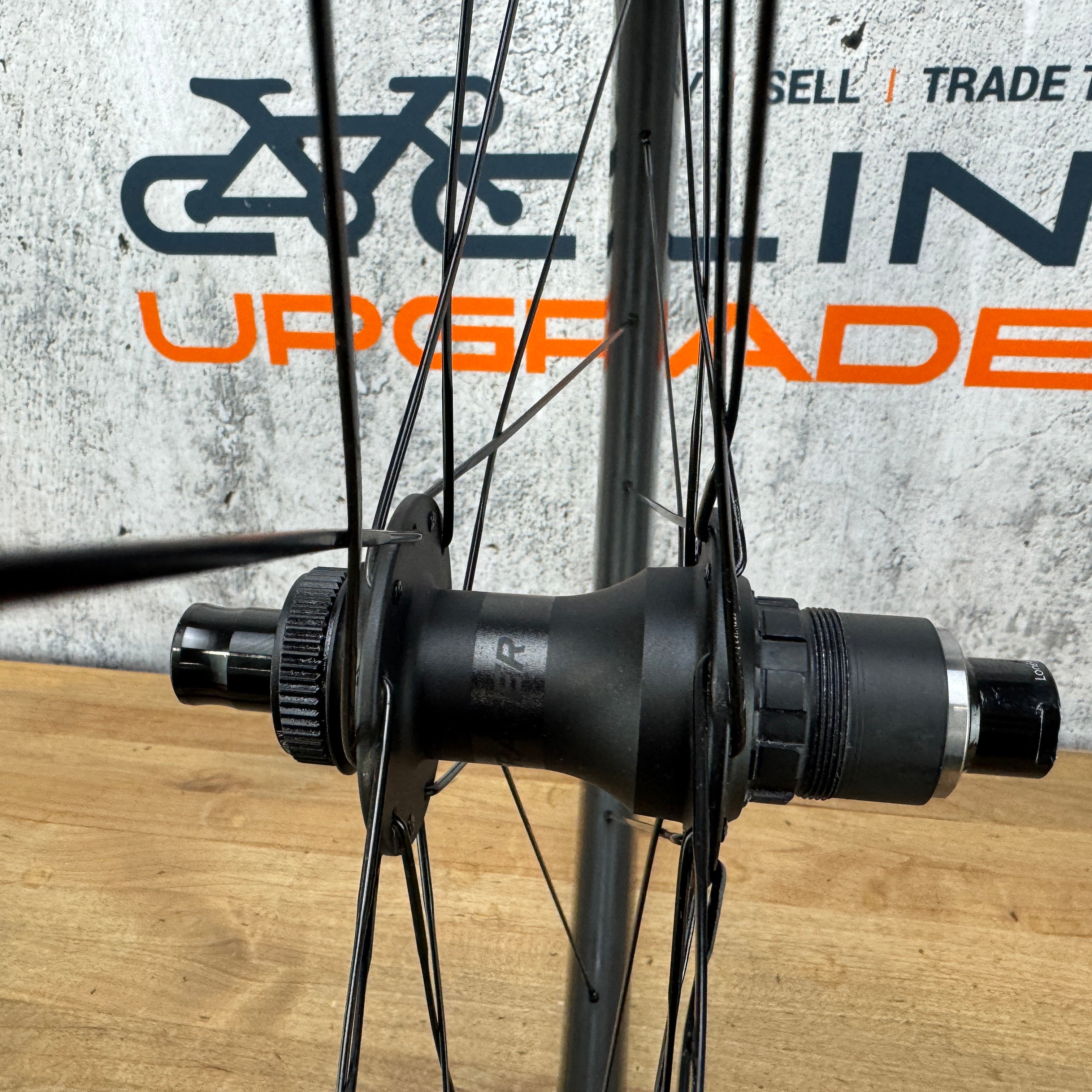 Low Mile! Bontrager Aeolus Elite 50 Carbon Tubeless Disc Wheelset