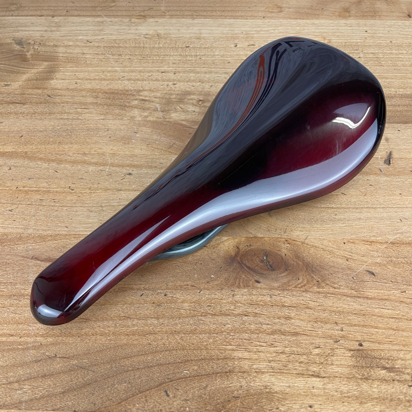 Beast Components Pure Red Gloss 7x9mm Carbon Rails Bicycle Saddle 100g