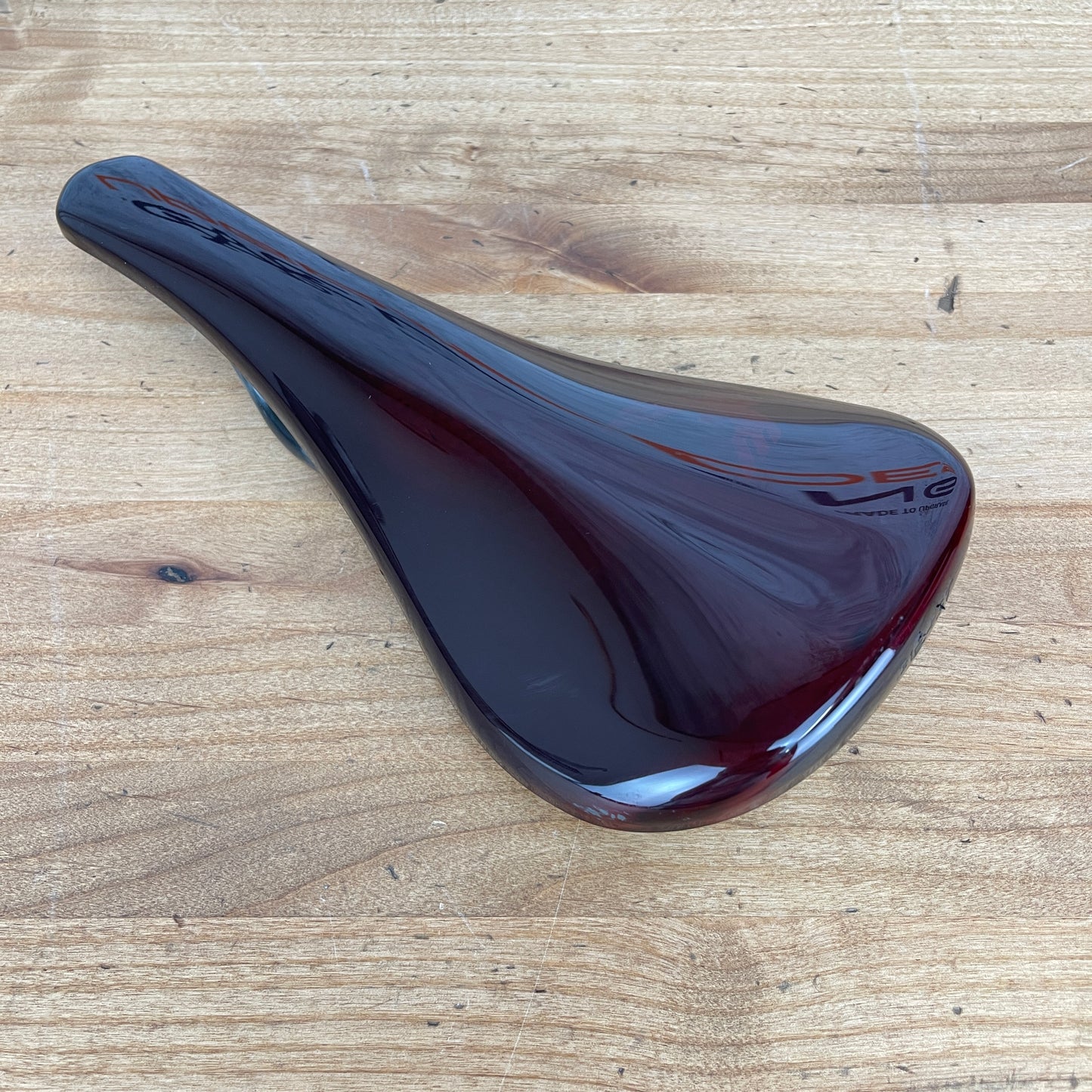 Beast Components Pure Red Gloss 7x9mm Carbon Rails Bicycle Saddle 100g