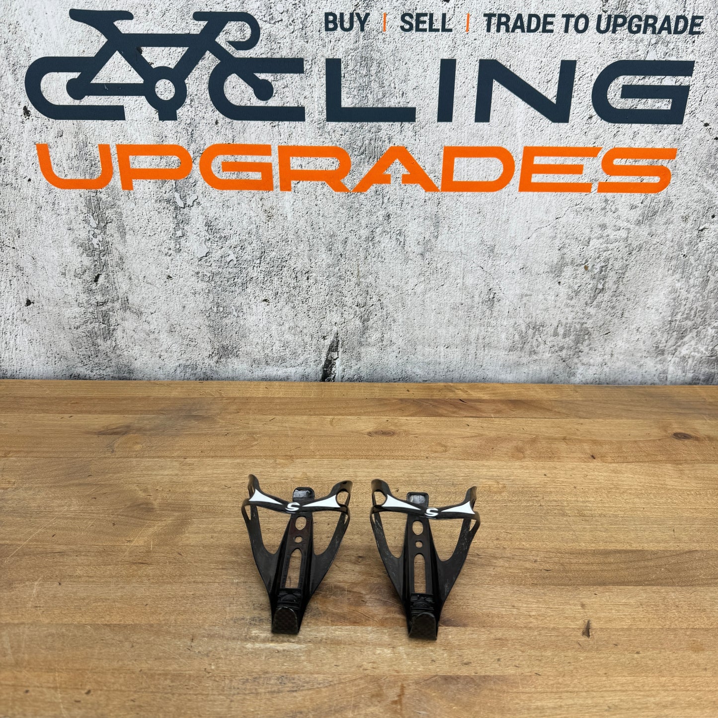 Pair Cannondale EVO Carbon Bike Water Bottle Cages 37g