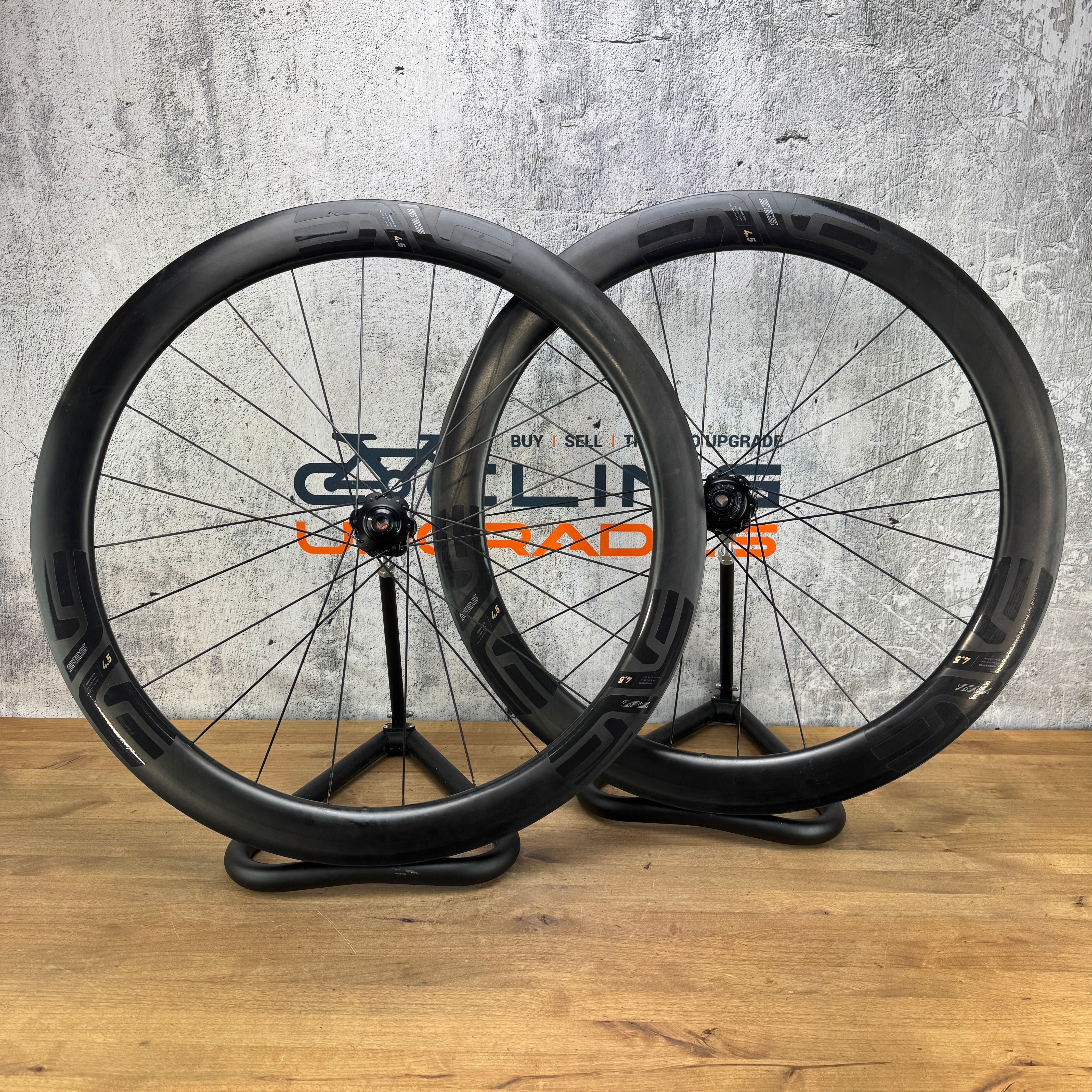 Low Mile! Enve SES 4.5 Carbon Tubeless Hookless Disc Wheelset 700c