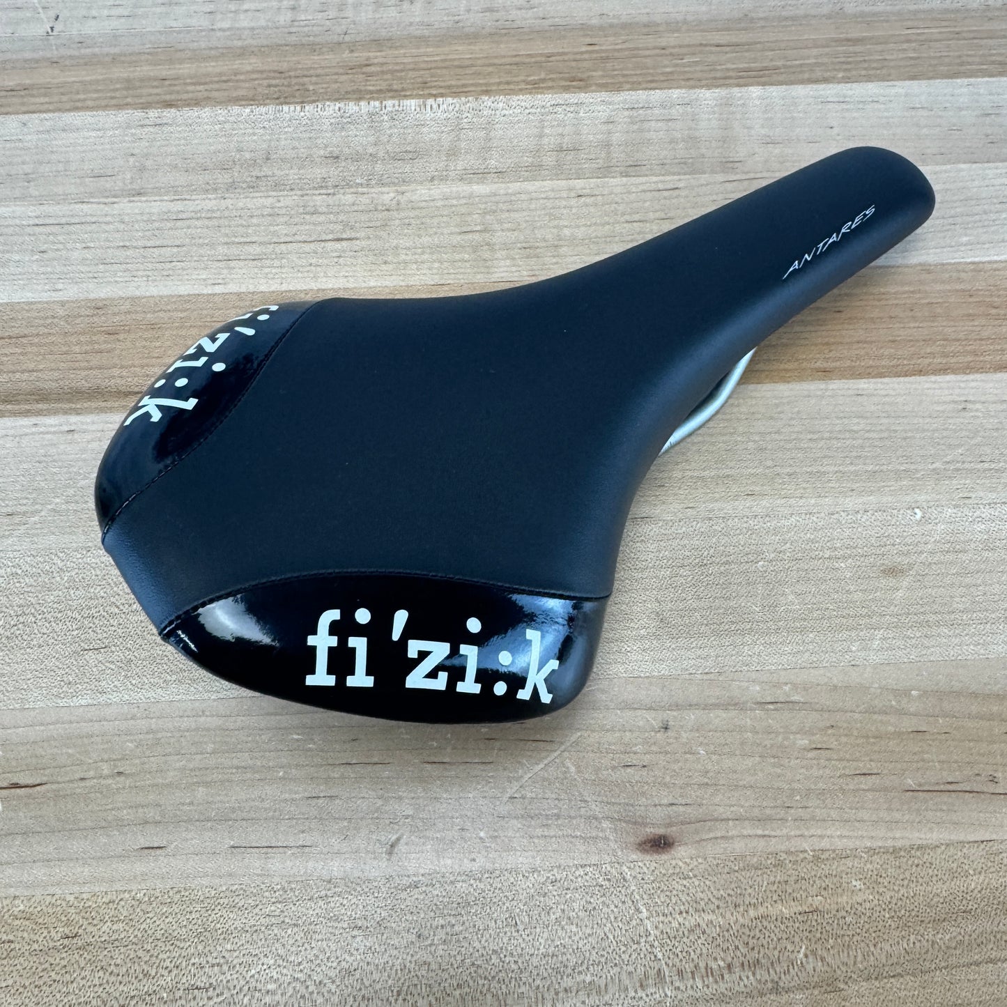 Fizik Antares 7x7mm Alloy Rails 140mm Bike Saddle 212g