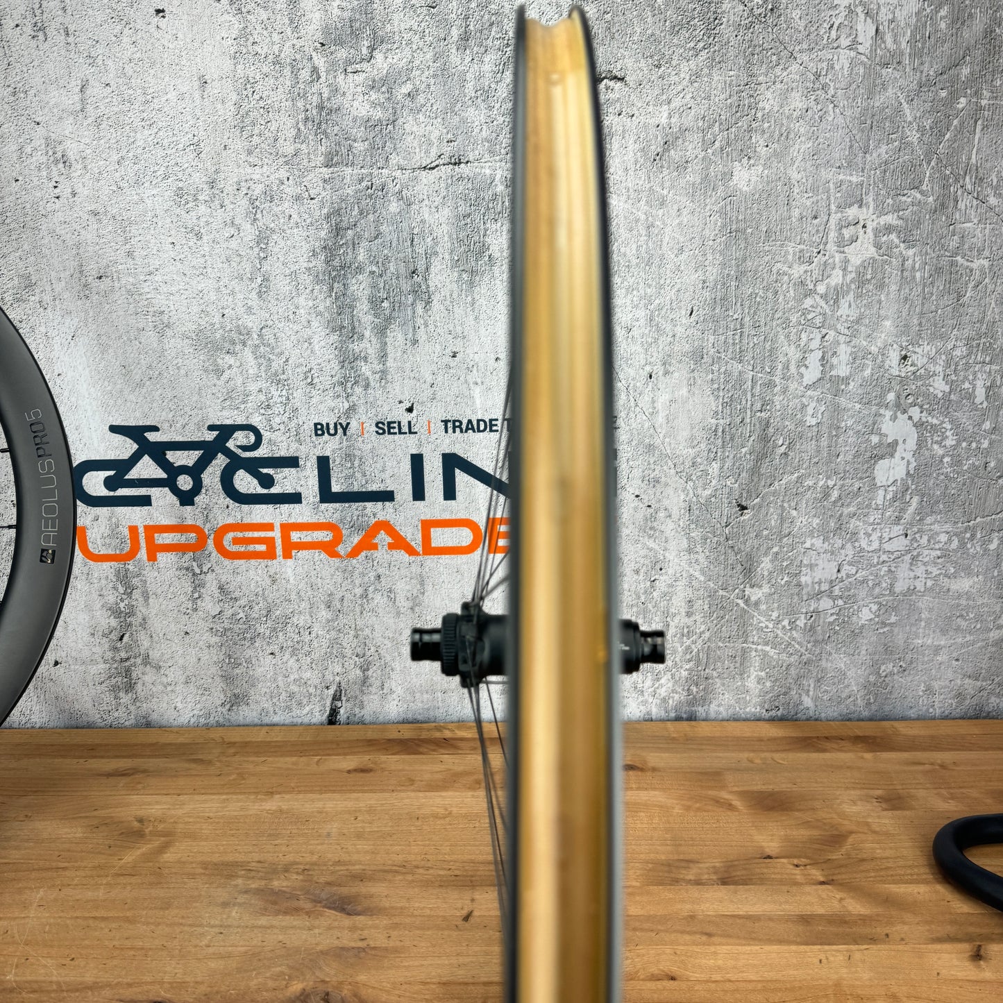 Bontrager Aeolus Pro 5 50mm Carbon Tubeless Disc Brake Bike Wheelset 700c 1795g