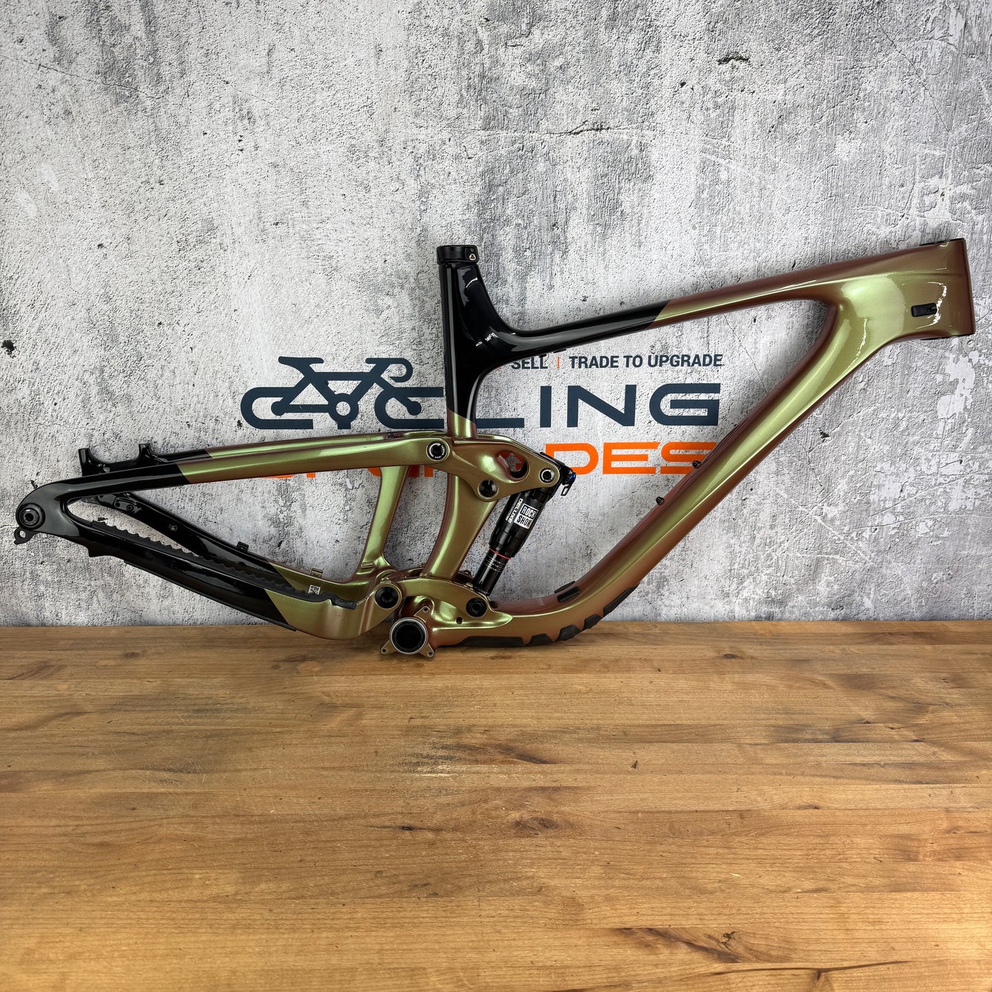 Low Mile! 2023 Giant Trance X ADV Large Carbon MTB Frameset 29" RockShox Deluxe