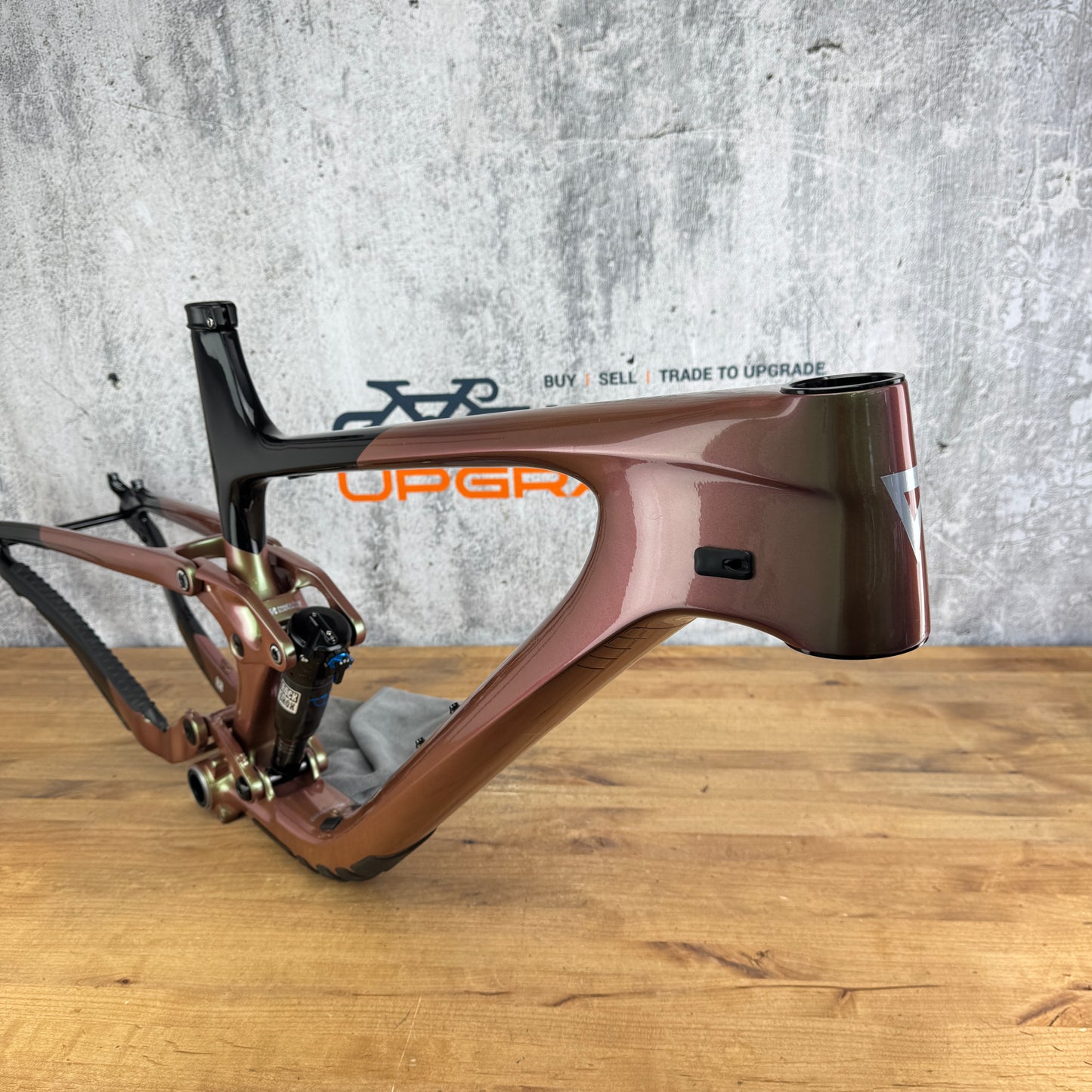Low Mile! 2023 Giant Trance X ADV Large Carbon MTB Frameset 29" RockShox Deluxe