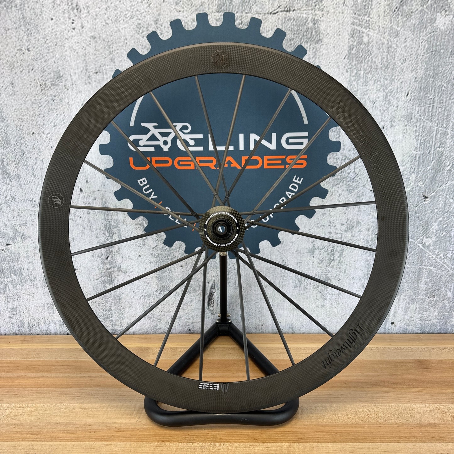 Lightweight Meilenstein 24D Schwarz Carbon Clincher Disc Front Wheel 700c 642g