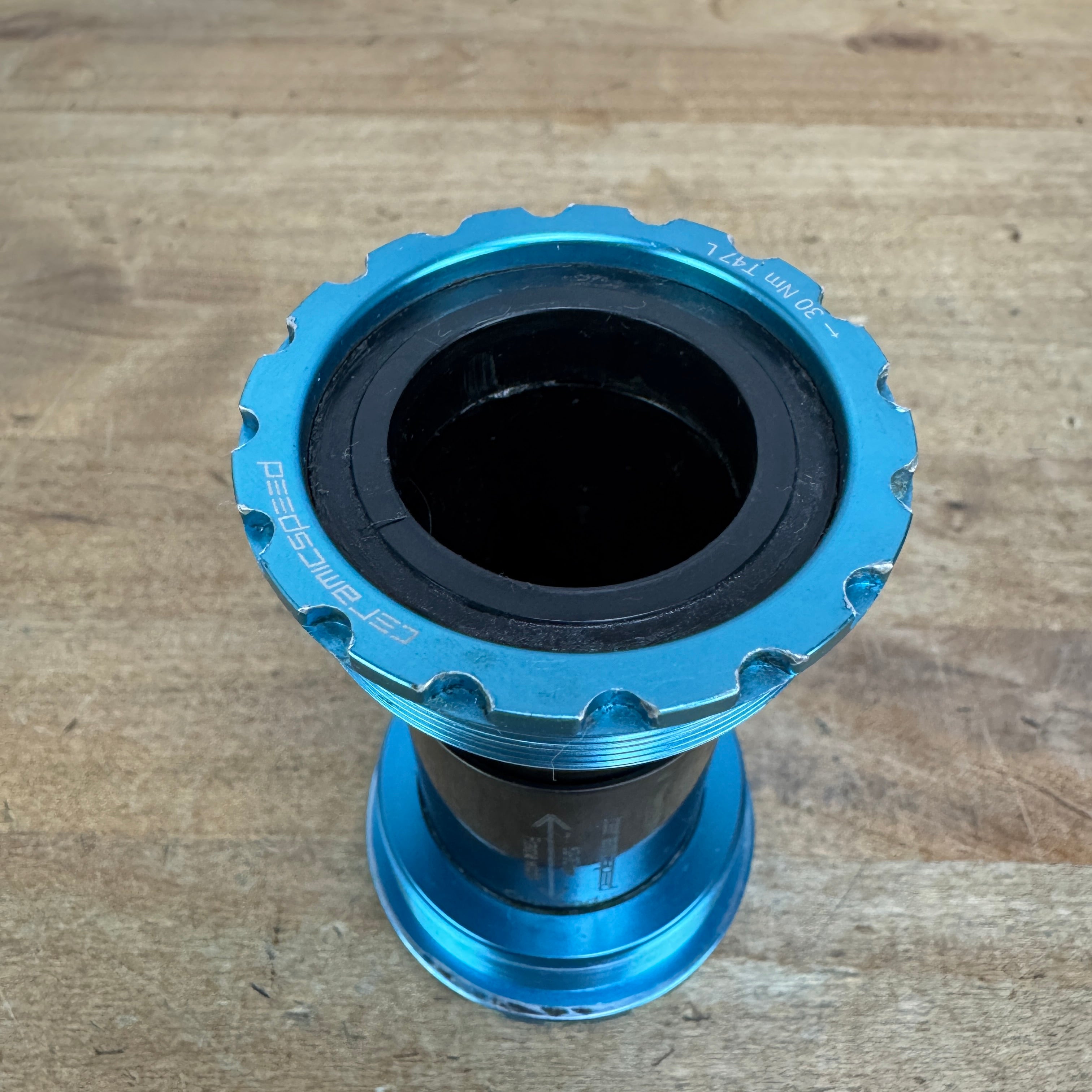 即日発送 ceramicspeed 新品未使用 T47A DUB Ceramicspeed Threadfit T47a Blue Sram Dub Bottom Bracket for 29mm