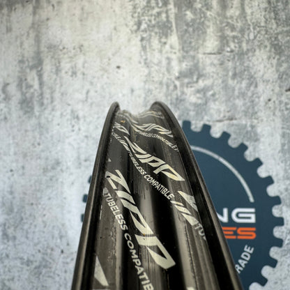 Mint! Zipp 303 Firecrest ZR1 DB Carbon Tubeless Hookless Disc Wheelset 700c 1416g
