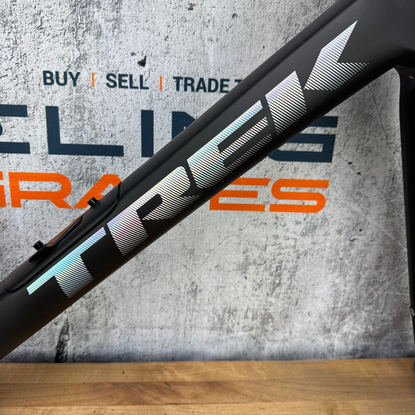 Low Mile! 2023 Trek Domane SLR Gen 4 58cm Carbon Disc Frameset 700c 2353g