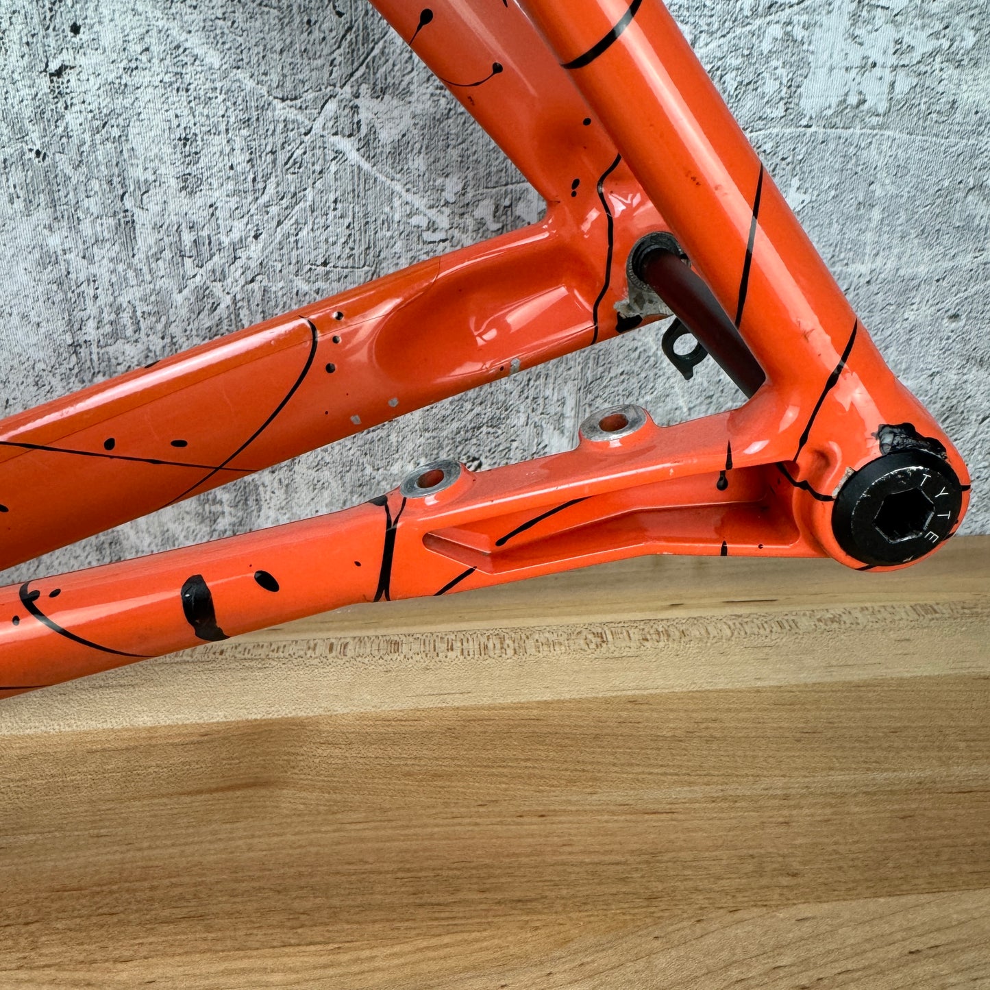 Weiss Hammer Road Size 58cm L/XL Alloy Disc Brake Frameset 700c 2363g