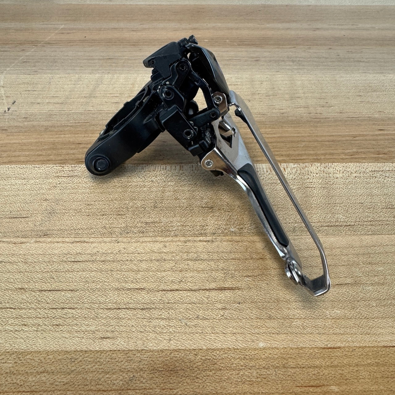 Shimano Dura-Ace FD-9000 11-Speed Mechanical 31.8mm Clamp-On Front Derailleur