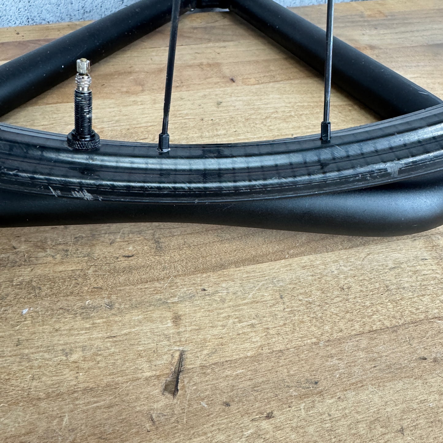 Low Mile! Zipp 3Zero Moto Carbon Tubeless Hookless Disc Wheelset 700c 2016g