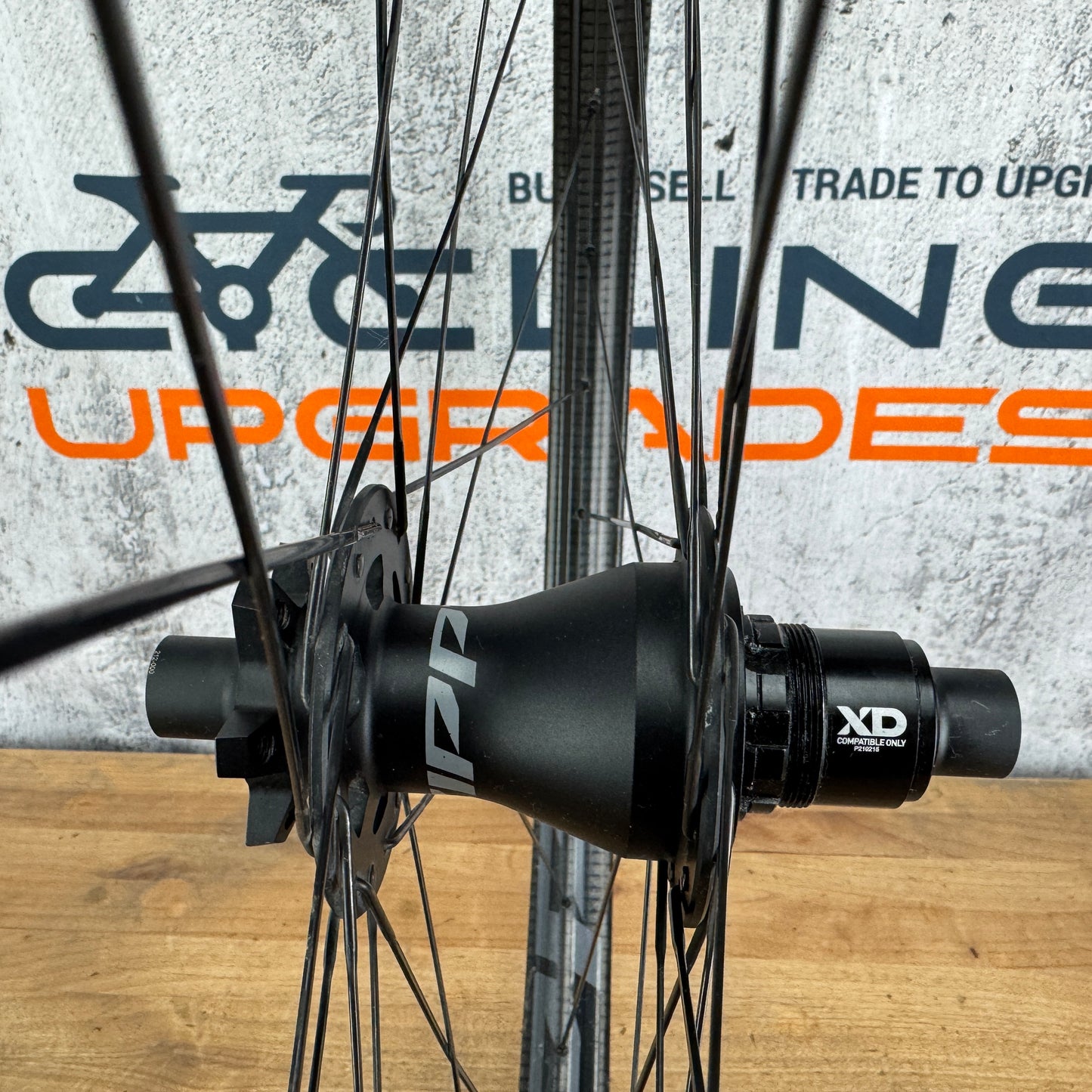 Low Mile! Zipp 3Zero Moto Carbon Tubeless Hookless Disc Wheelset 700c 2016g