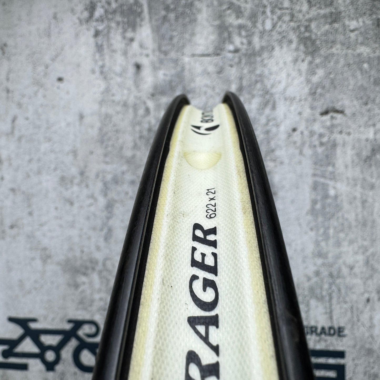 Bontrager Aeolus Pro 5 Carbon Tubeless Front Wheel 700c Rim Brake 722g