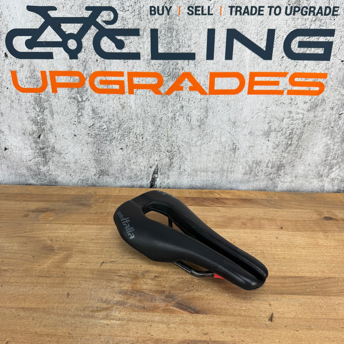 Selle Italia Watt Kit Carbonio Superflow 7x9mm Carbon Rails 132mm U3 Saddle 196g