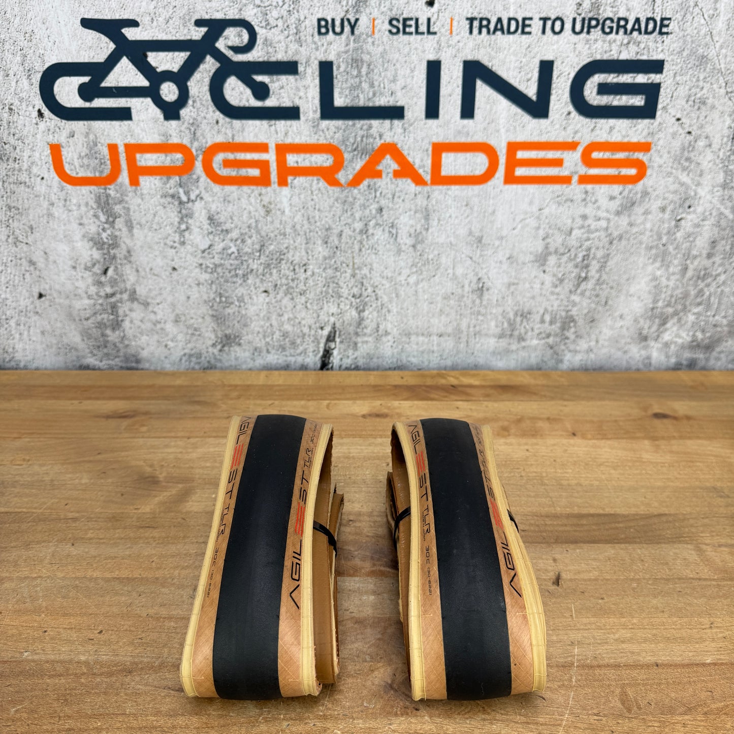 Low Mile! Pair Panaracer Agilist 700c x 30mm Tubeless Road Bike Tires