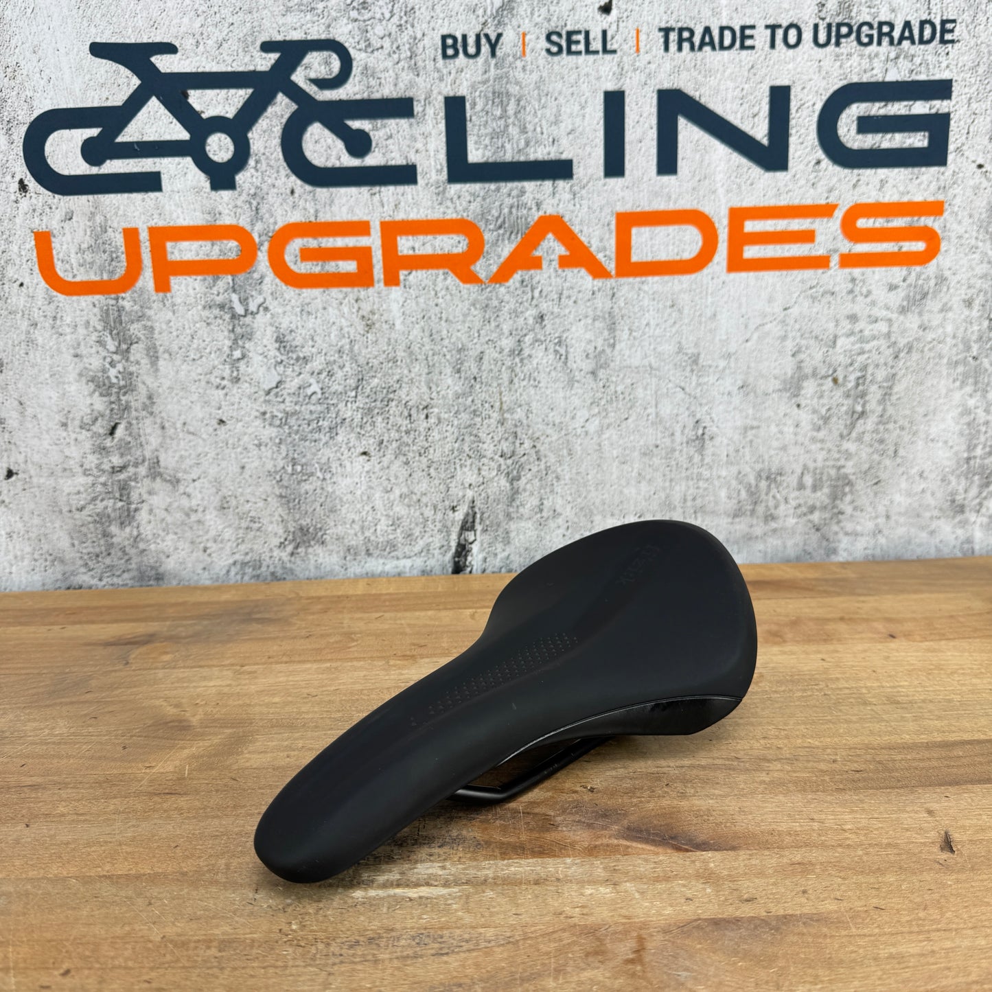 Fizik Aliante R5 150mm 7x7mm Steel Rails Bike Saddle 288g