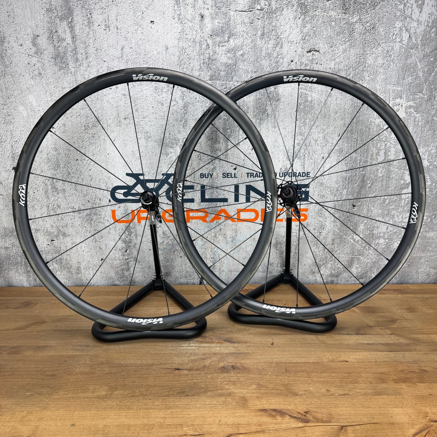 Low Mile! Vision KOM 30mm Carbon Tubeless Wheelset 700c Rim Brake 1316g