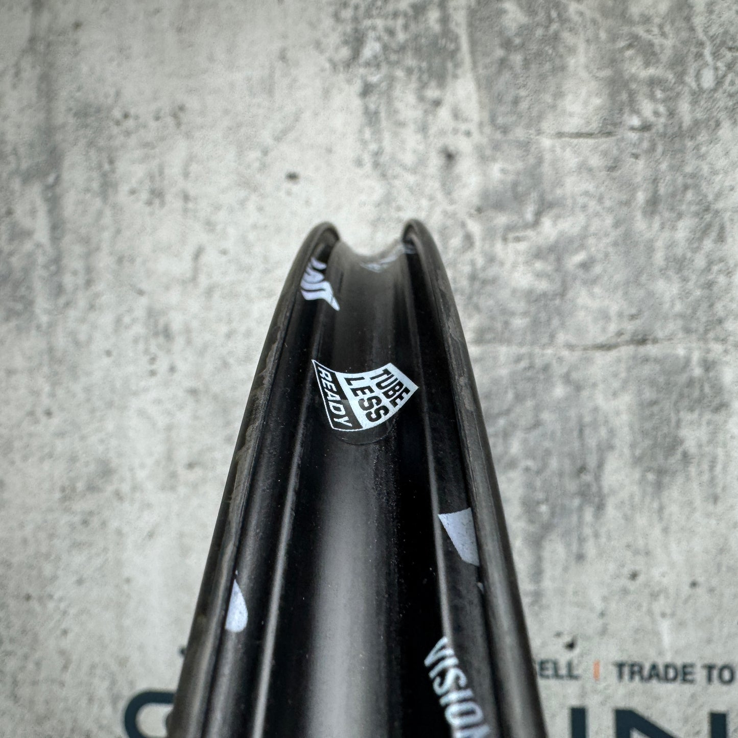 Low Mile! Vision KOM 30mm Carbon Tubeless Wheelset 700c Rim Brake 1316g