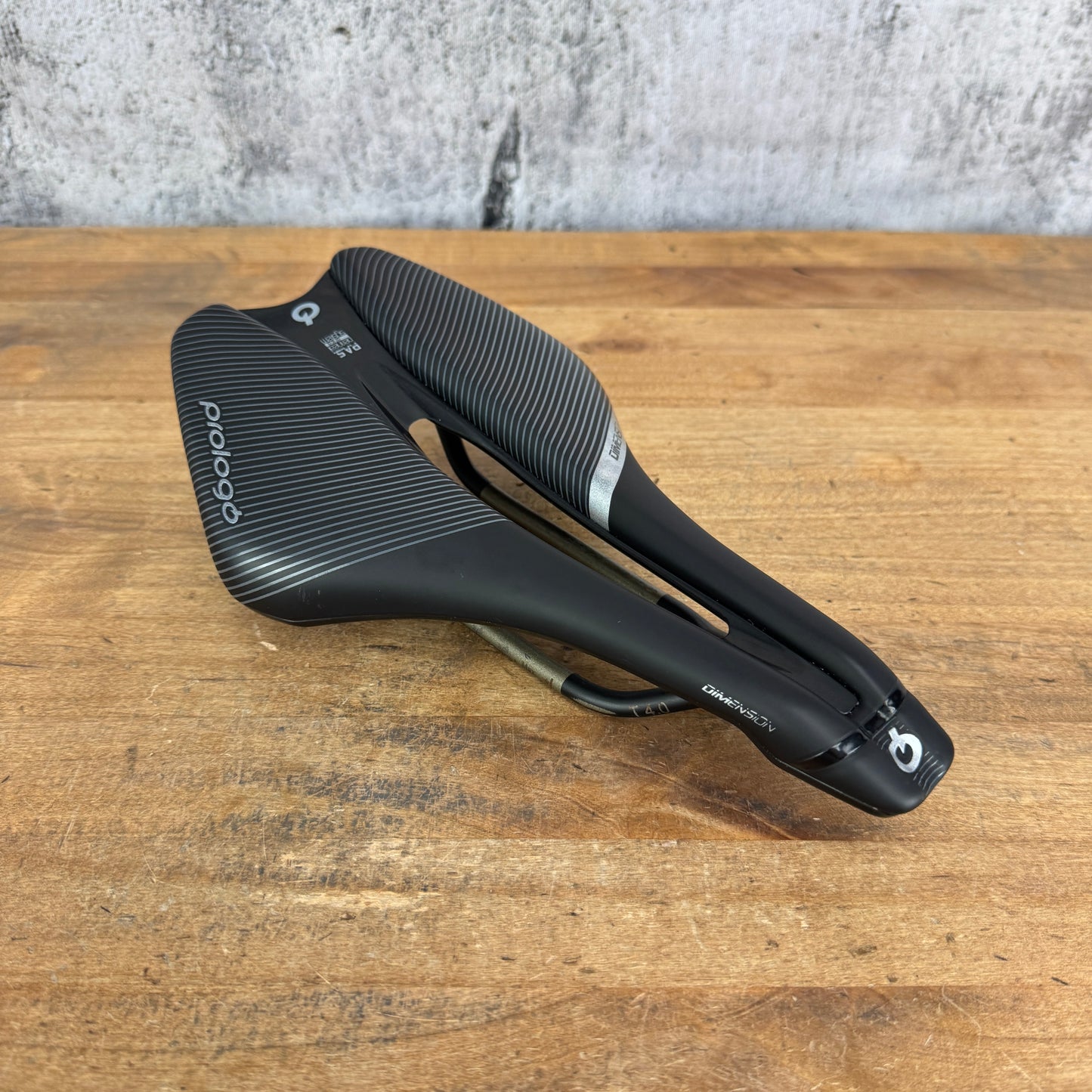 Light Use! Prologo Dimension 7x7mm Alloy Rails 143mm Bike Saddle 230g