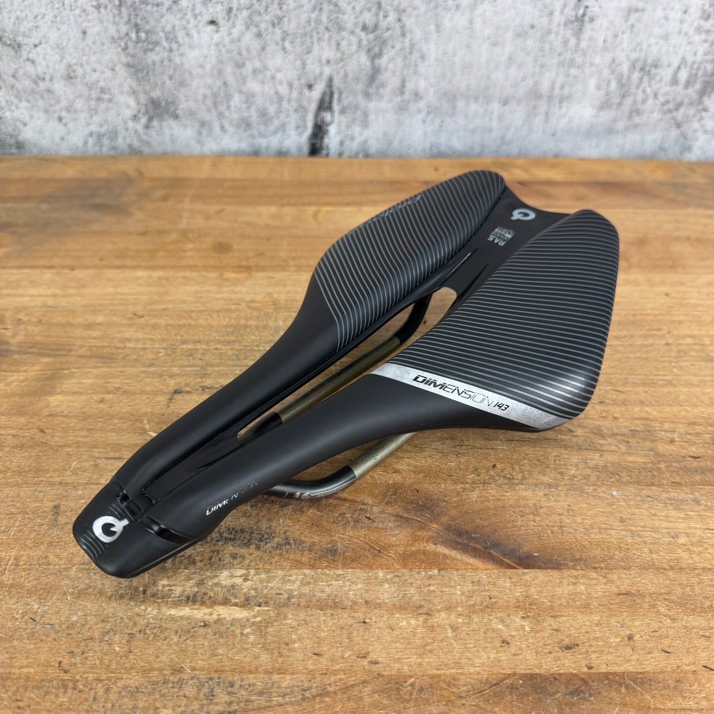 Light Use! Prologo Dimension 7x7mm Alloy Rails 143mm Bike Saddle 230g