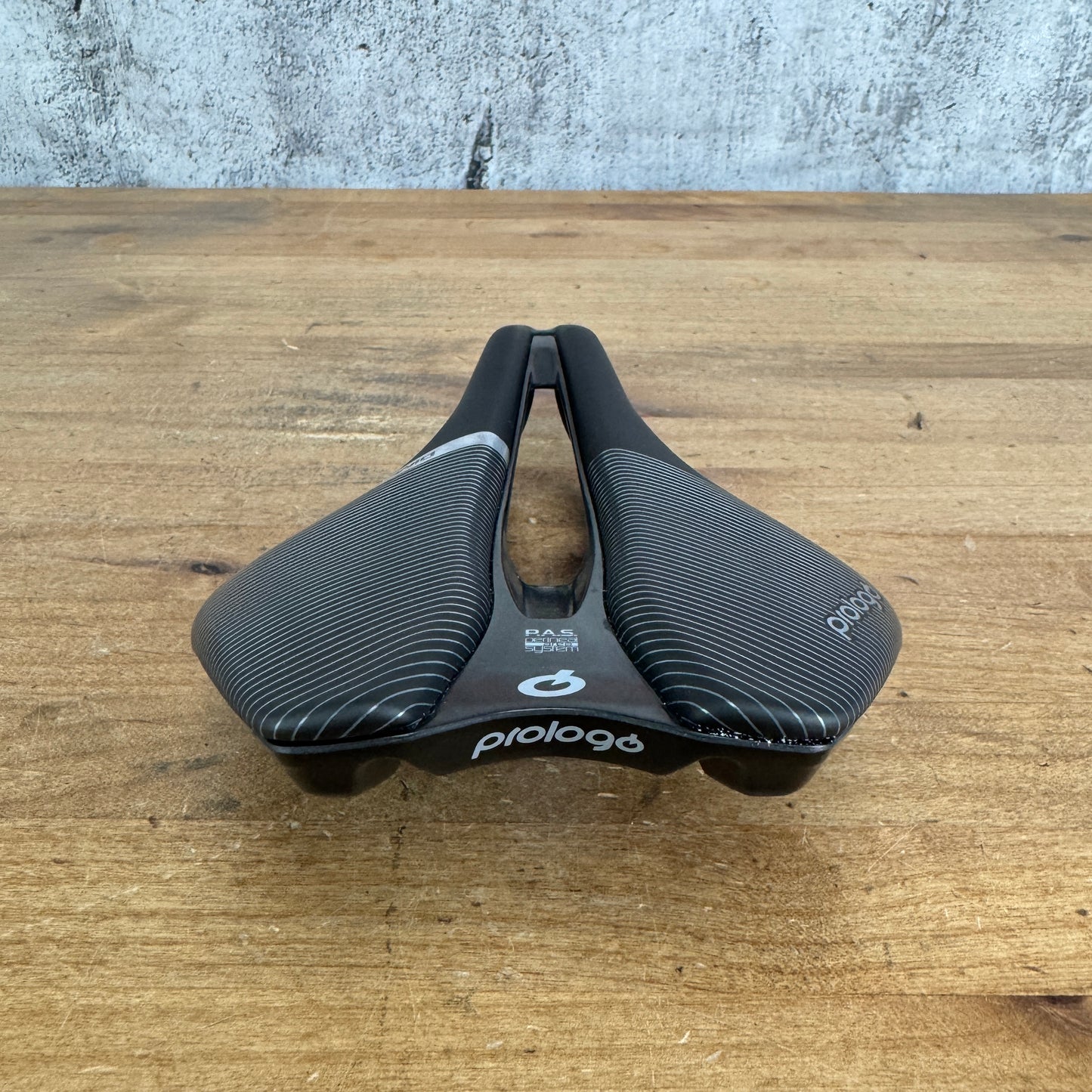 Light Use! Prologo Dimension 7x7mm Alloy Rails 143mm Bike Saddle 230g
