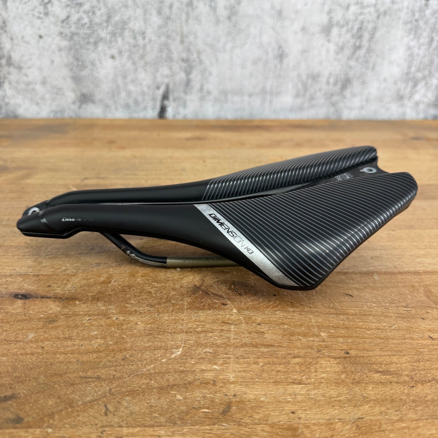 Light Use! Prologo Dimension 7x7mm Alloy Rails 143mm Bike Saddle 230g