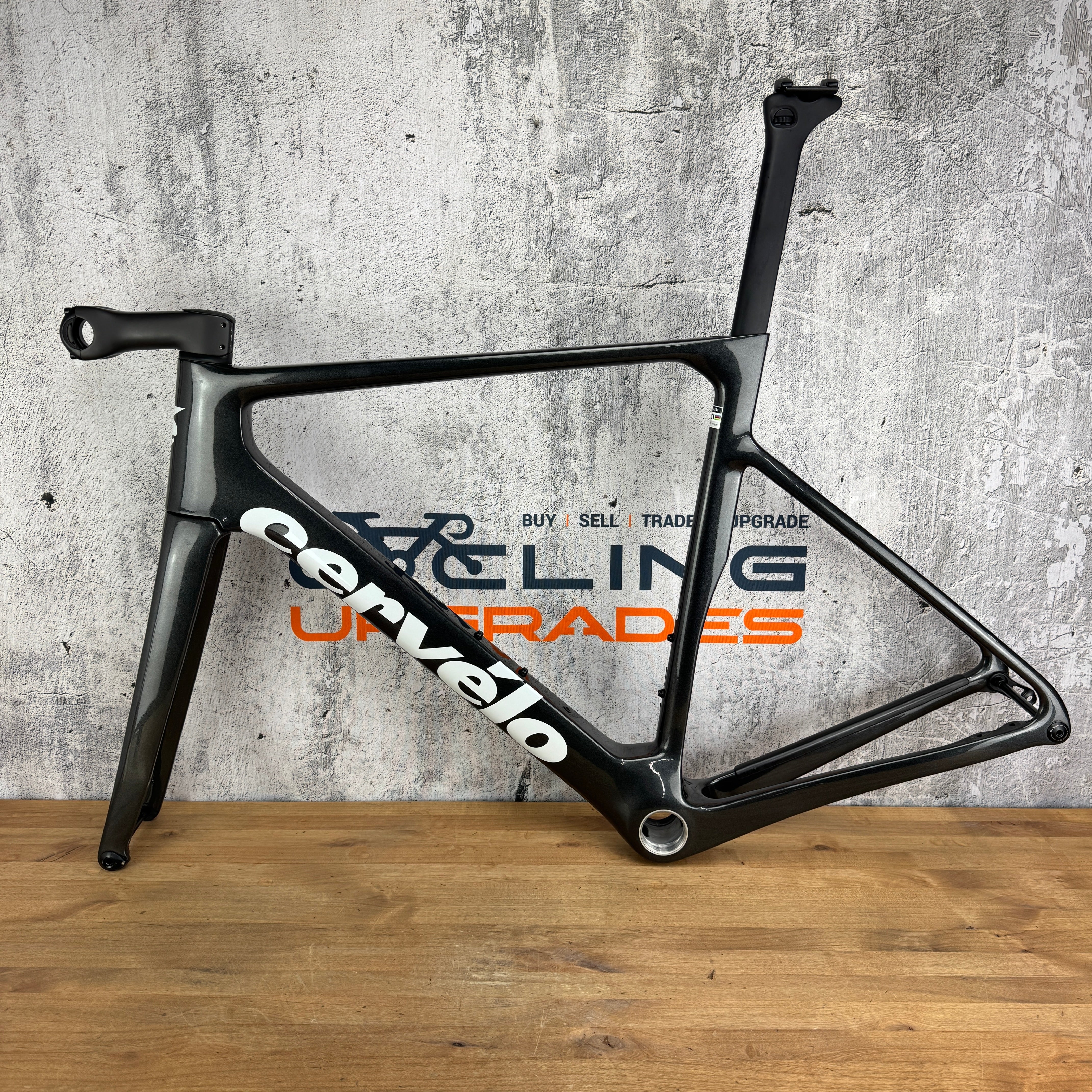 Mint! 2023 Cervelo Soloist 56cm Carbon Disc Brake Frameset