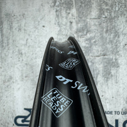 DT Swiss GRC 1100 Carbon Tubeless Hookless Gravel Disc Wheelset 700c 1591g