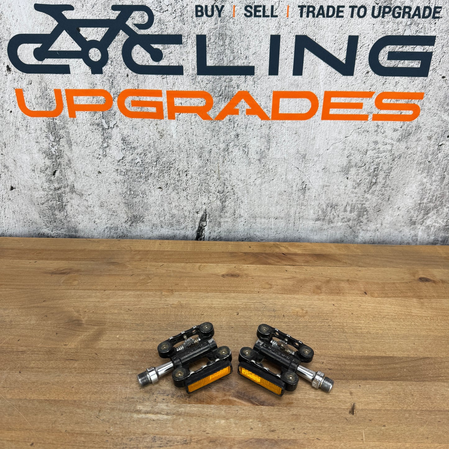 Wellgo M-17 Stainless Steel Spindle Flat/Clipess Bike Pedals 322g