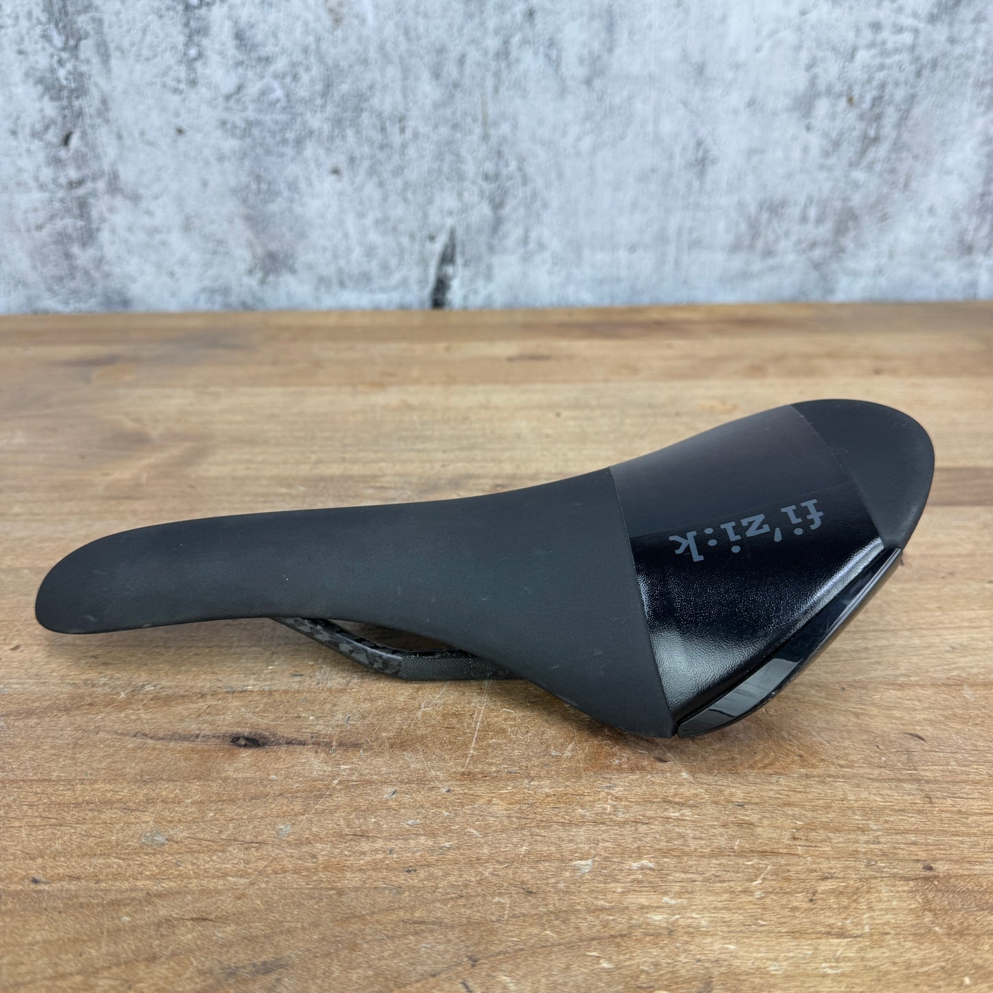 Fizik Aliante R1 138mm 7x10mm Carbon Rails Bike Saddle 182g