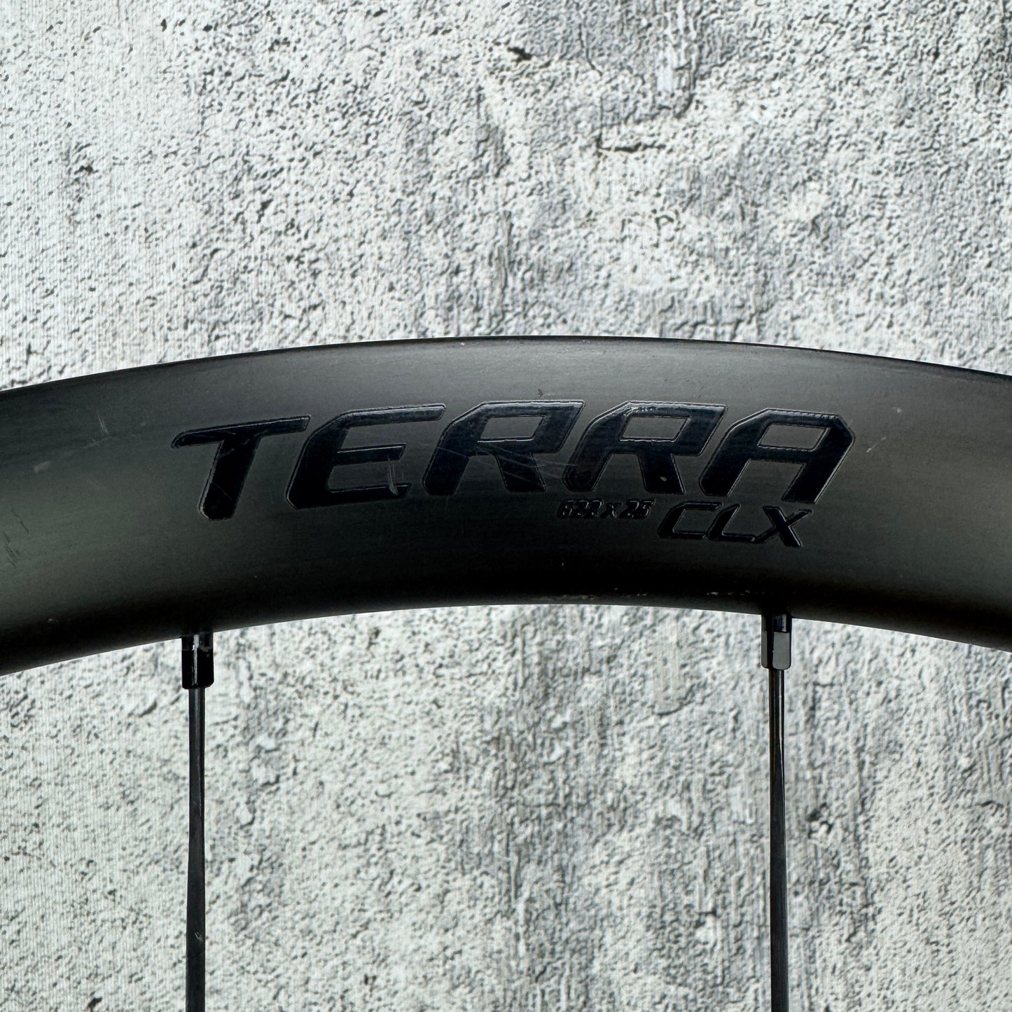 Roval CLX Terra Carbon Tubeless Center Lock Disc 700c Gravel Wheelset 1312g