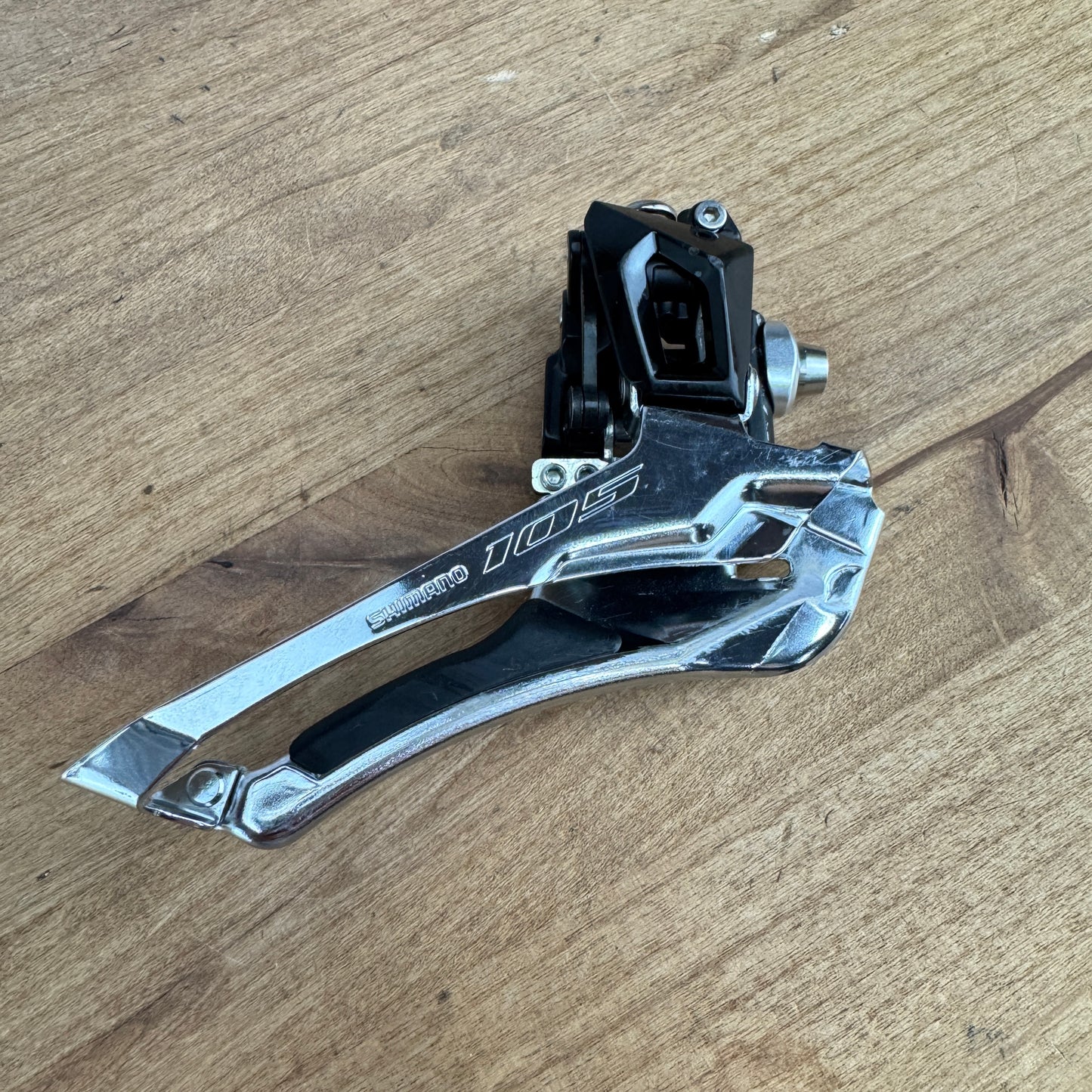 Shimano 105 FD-R7000 11-Speed Mechcanical Front Derailleur 92g