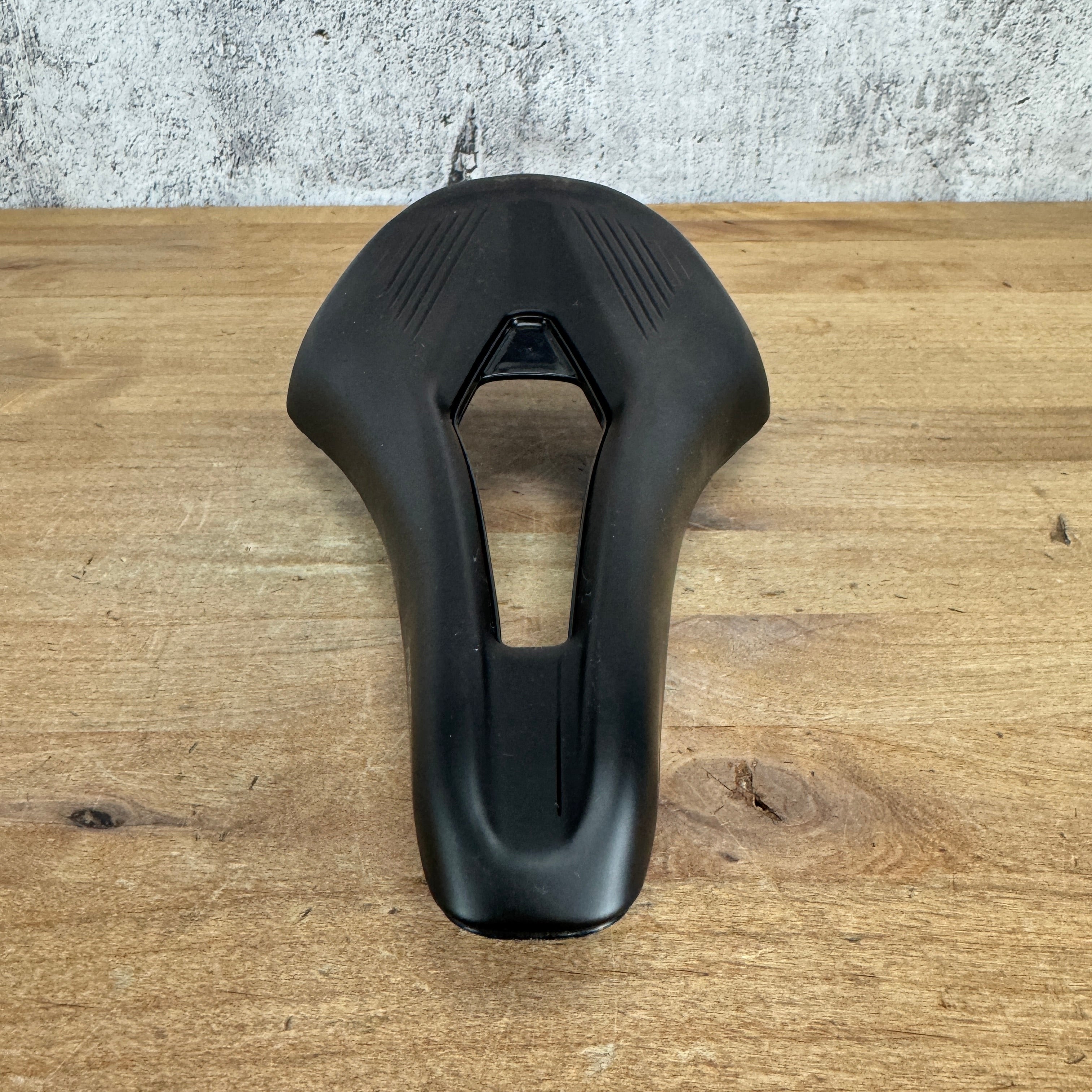 Fizik Argo Vento 140mm 7x7mm Kium Rails Bike Saddle 226g