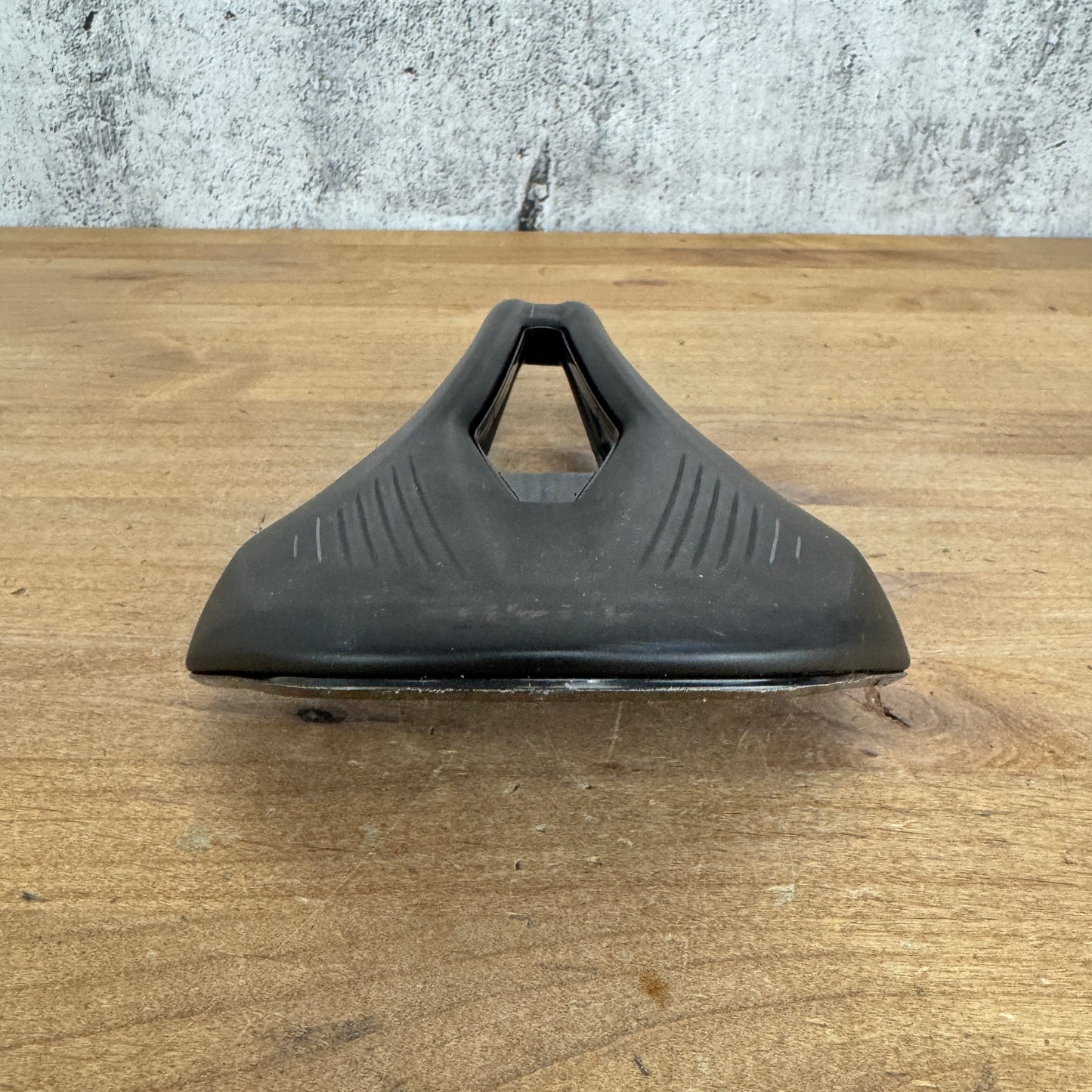Fizik Argo Vento 140mm 7x7mm Kium Rails Bike Saddle 226g