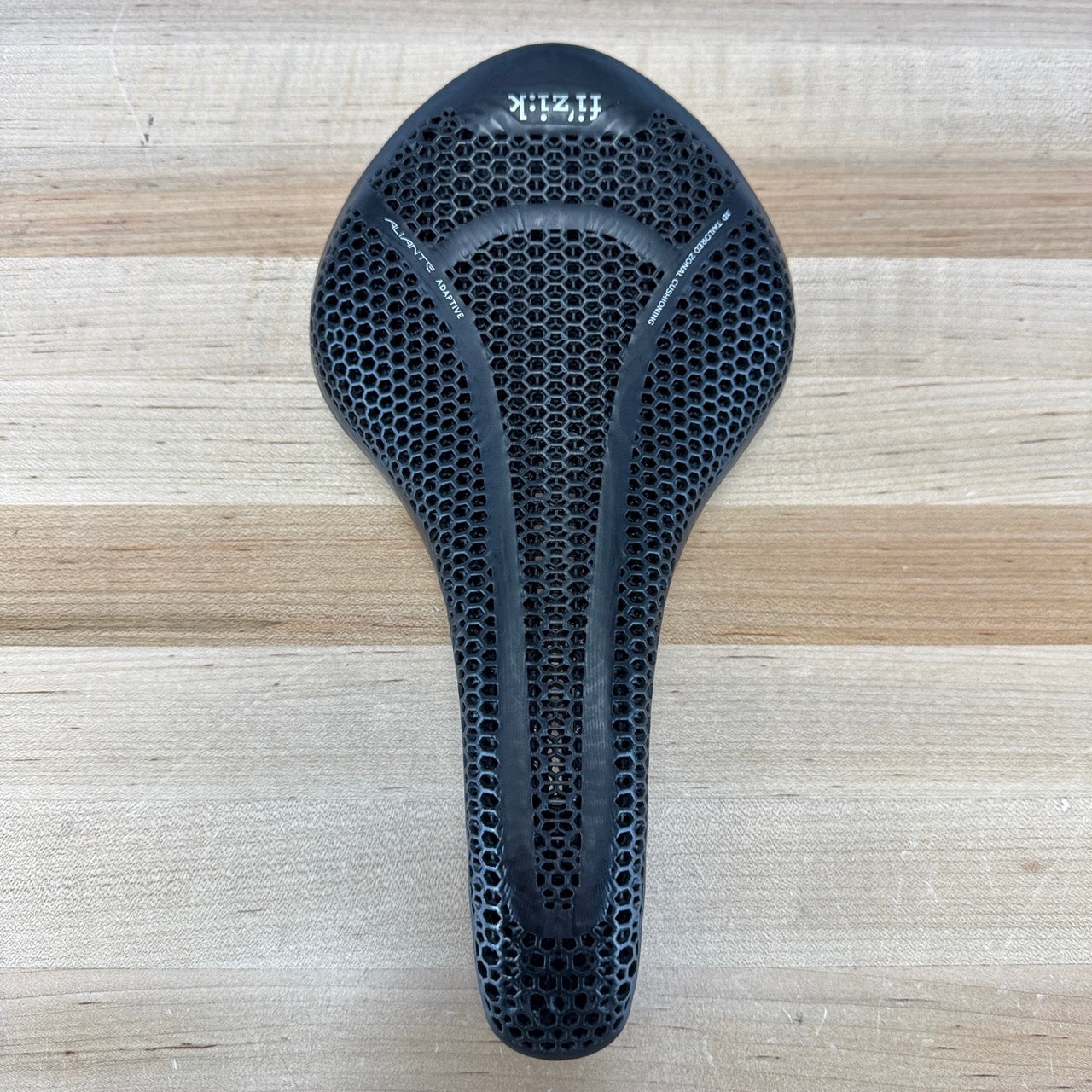 Low Mile! Fizik Aliante R3 Adaptive Kium 7x7mm Rails 145mm Bike Saddle 236g