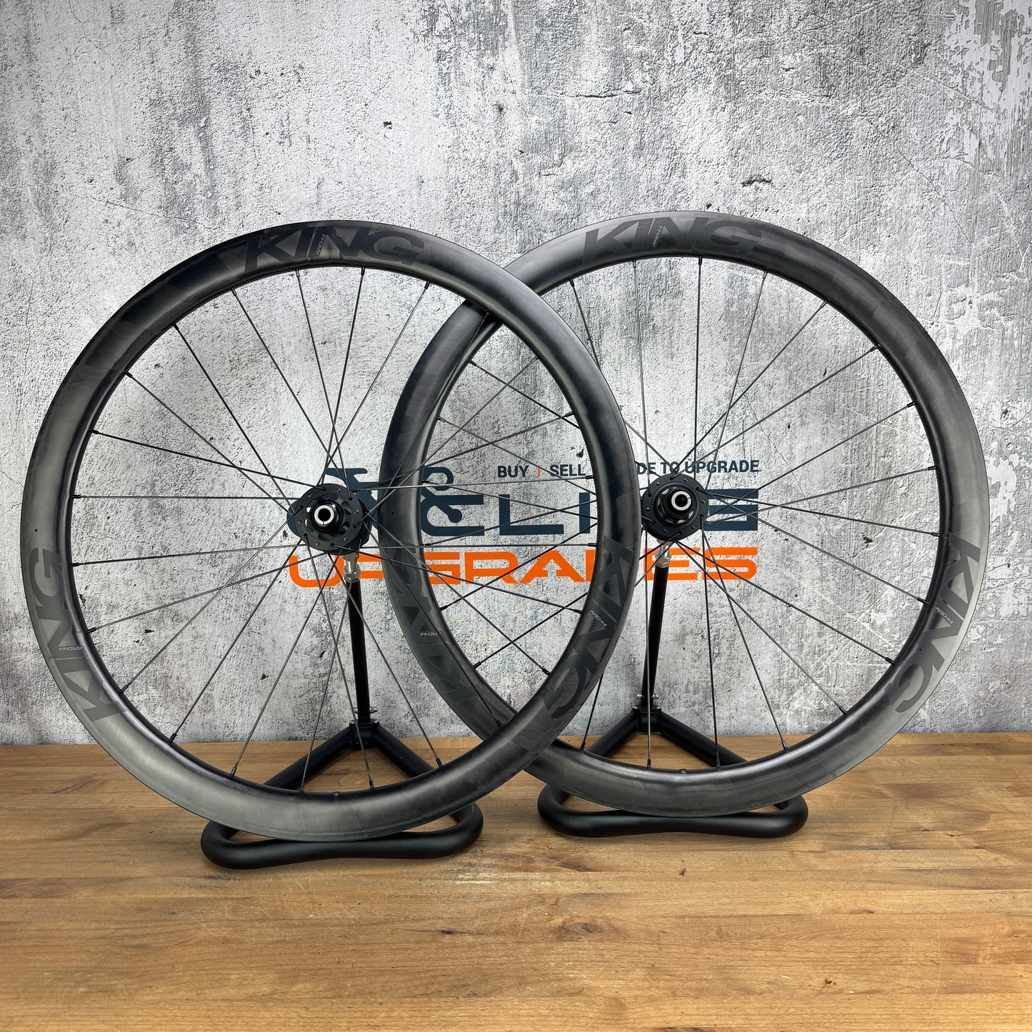 Chris King ARD44 R45D Matte Black Disc Brake Carbon Tubeless Wheelset 1600g