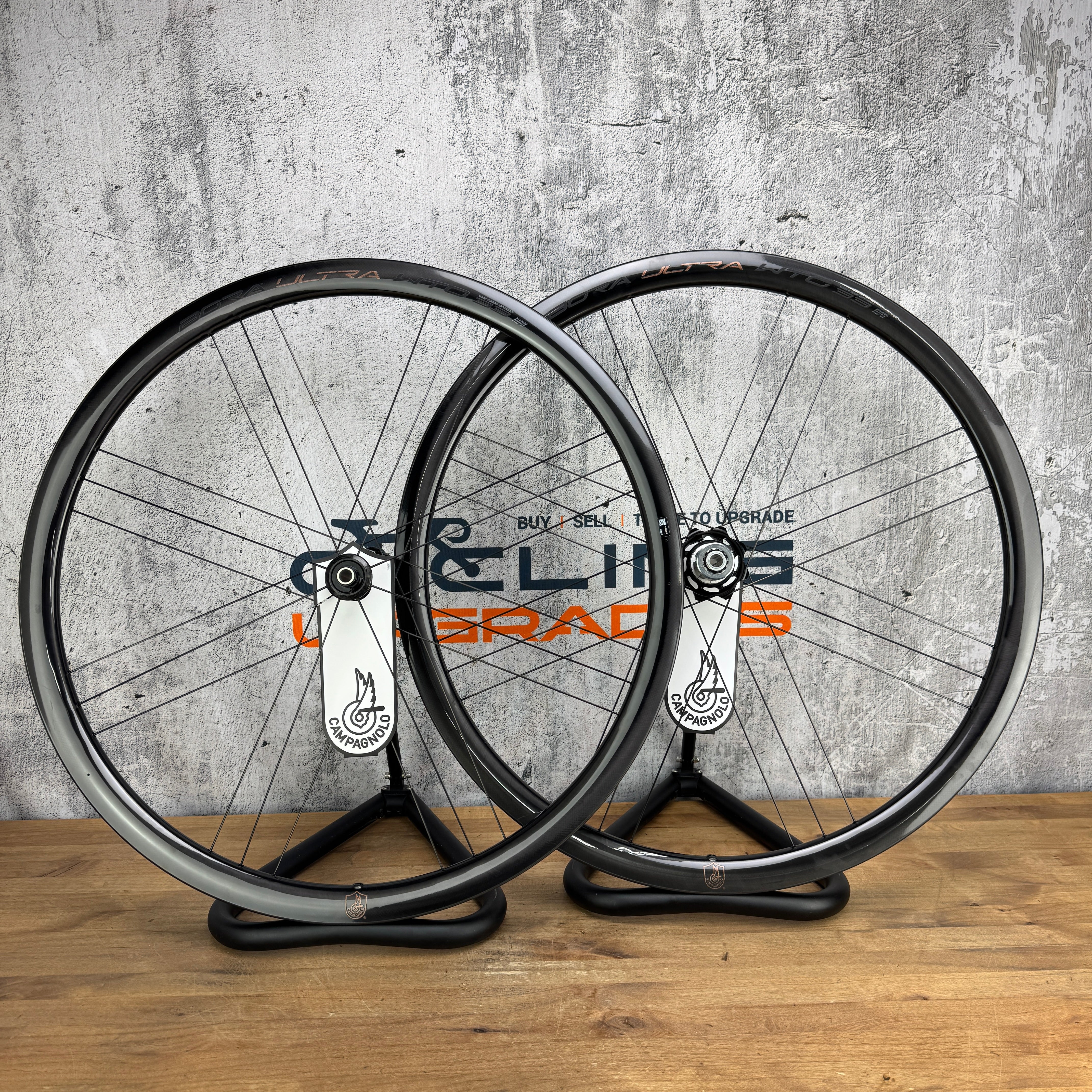 New! Campagnolo Bora Ultra WTO 33 C23 Carbon Disc 2-Way Fit