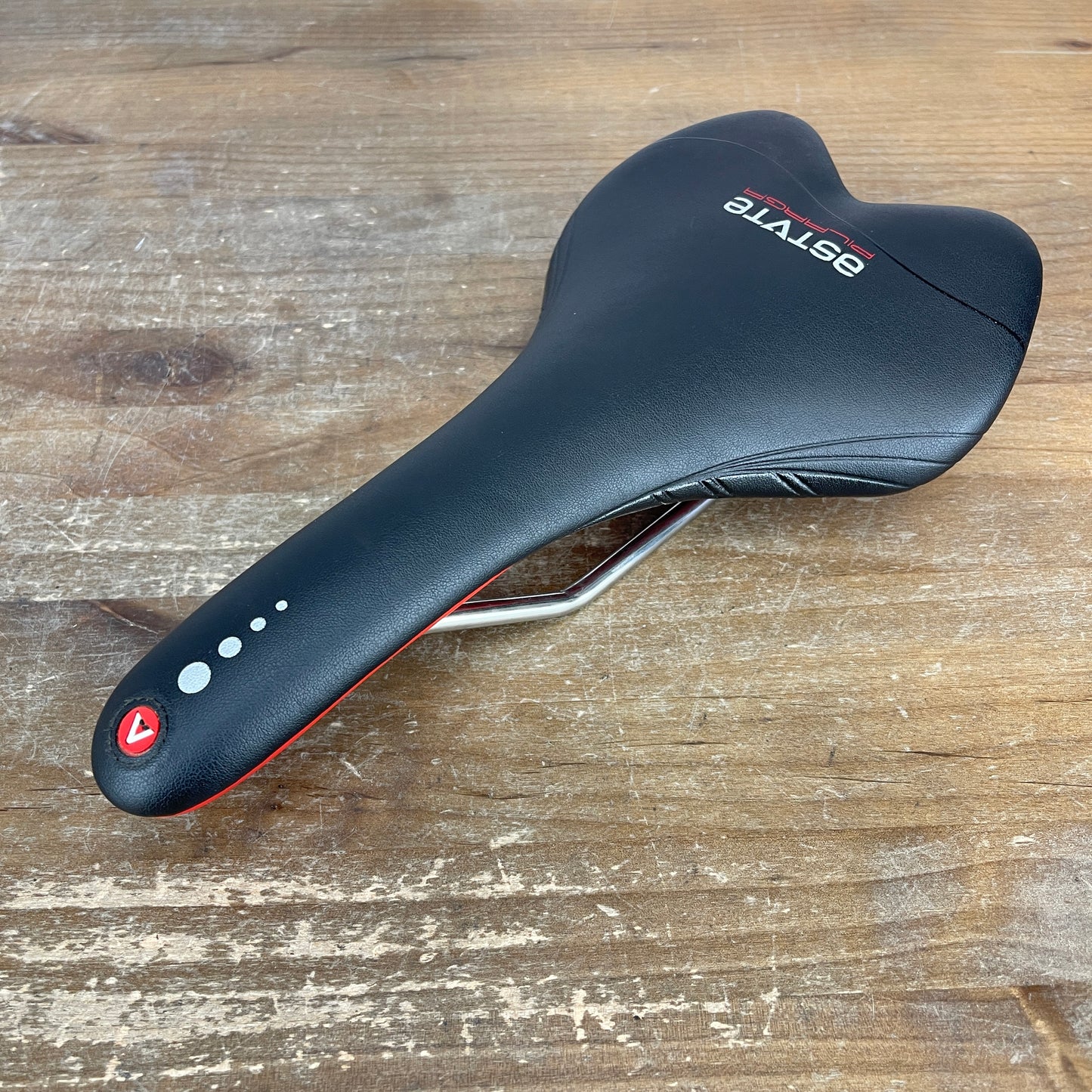 Astute Pilarga Skyline SR TitanV 7x7mm Titanium Rails 145mm Road Bike Saddle