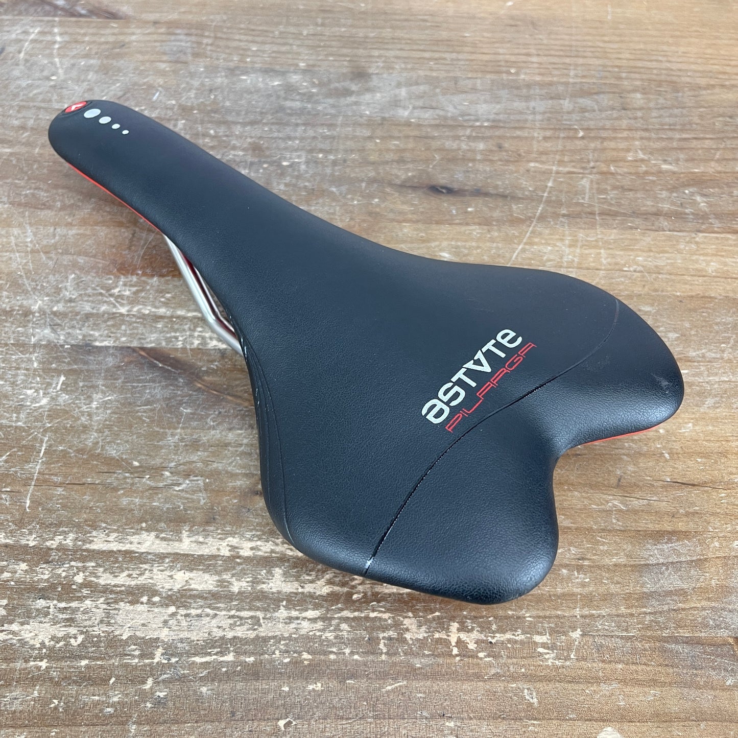 Astute Pilarga Skyline SR TitanV 7x7mm Titanium Rails 145mm Road Bike Saddle