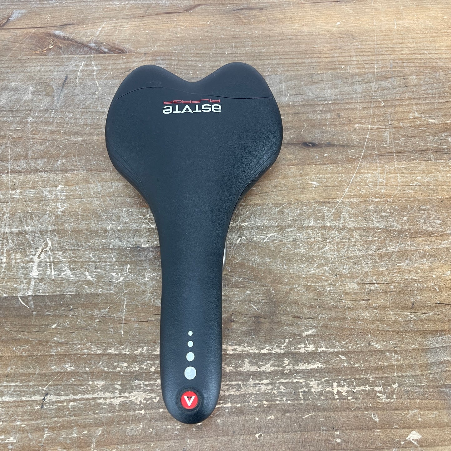 Astute Pilarga Skyline SR TitanV 7x7mm Titanium Rails 145mm Road Bike Saddle