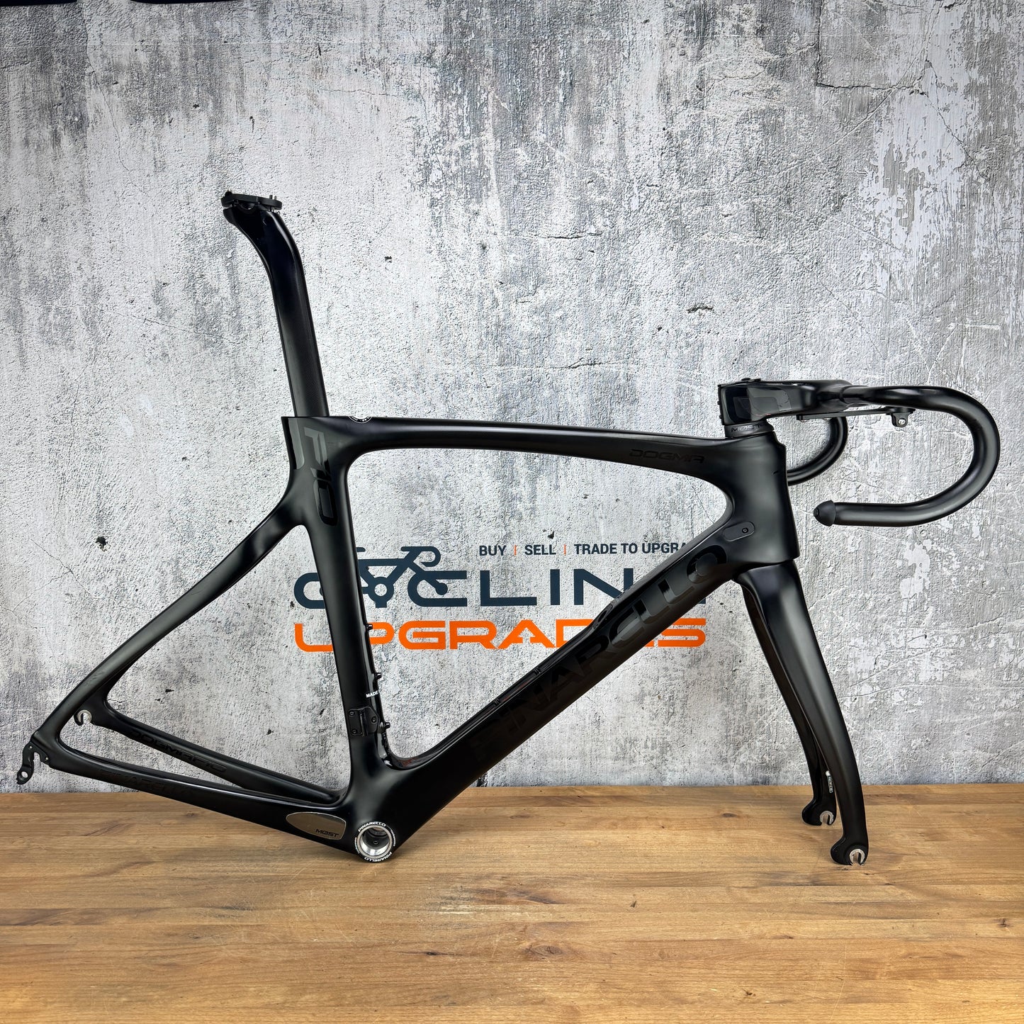 Pinarello Dogma F10 55cm Carbon Rim Brake Road Bike Frameset 700c 2050g