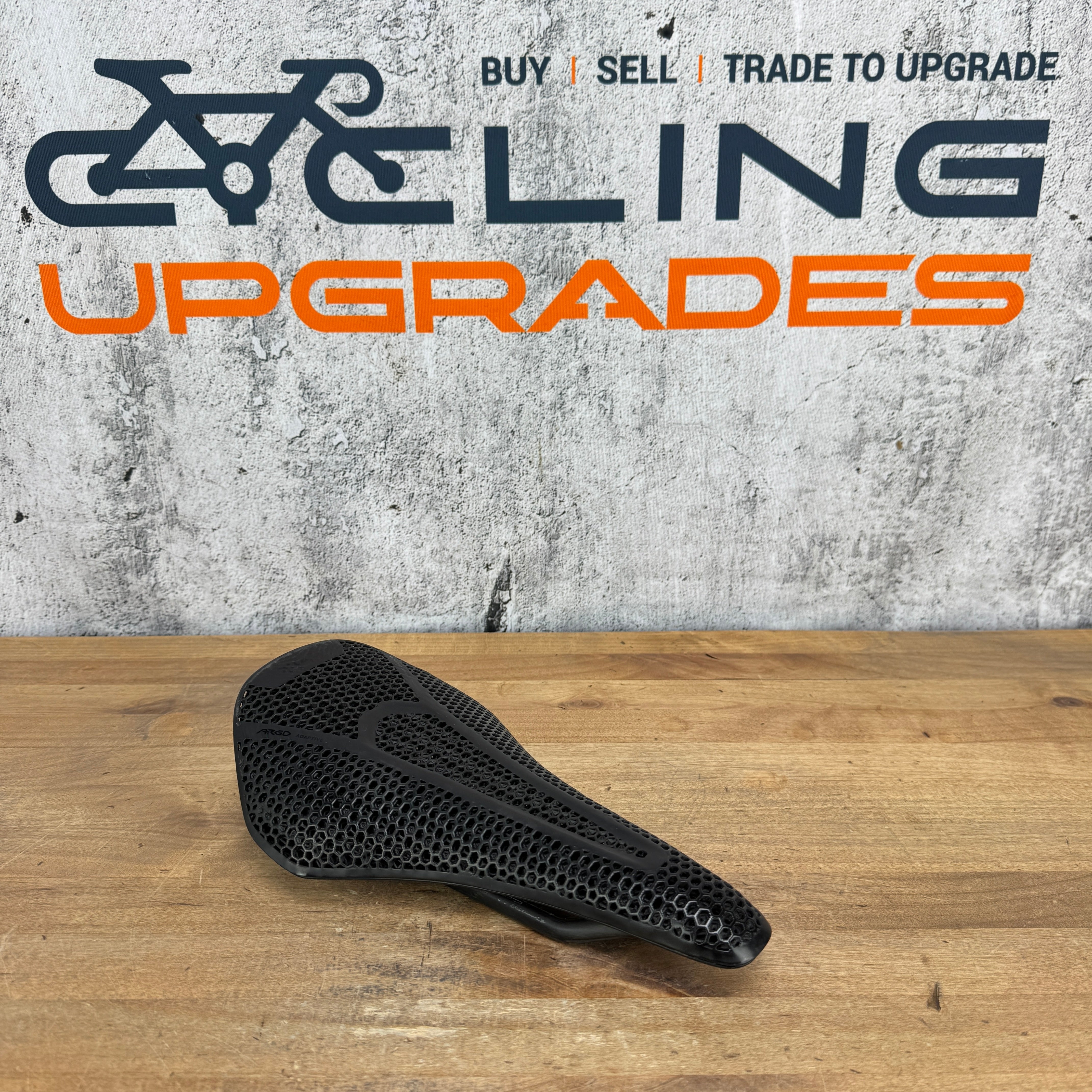 Fizik Argo Vento Adaptive 00 Mobius 140mm 7x9mm Carbon Rails