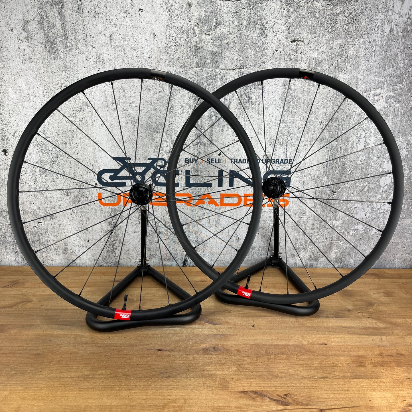 Low Mile! Reserve Santa Cruz 25|GR Carbon Tubeless Disc Wheelset 650b 1359g