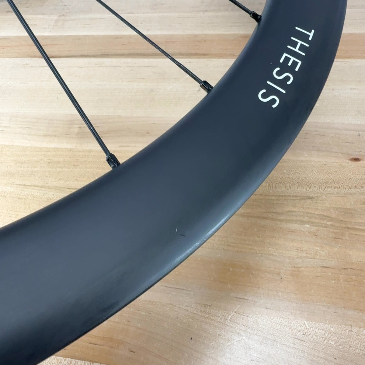 Low Mile! Thesis RCG44 700c Carbon Wheelset