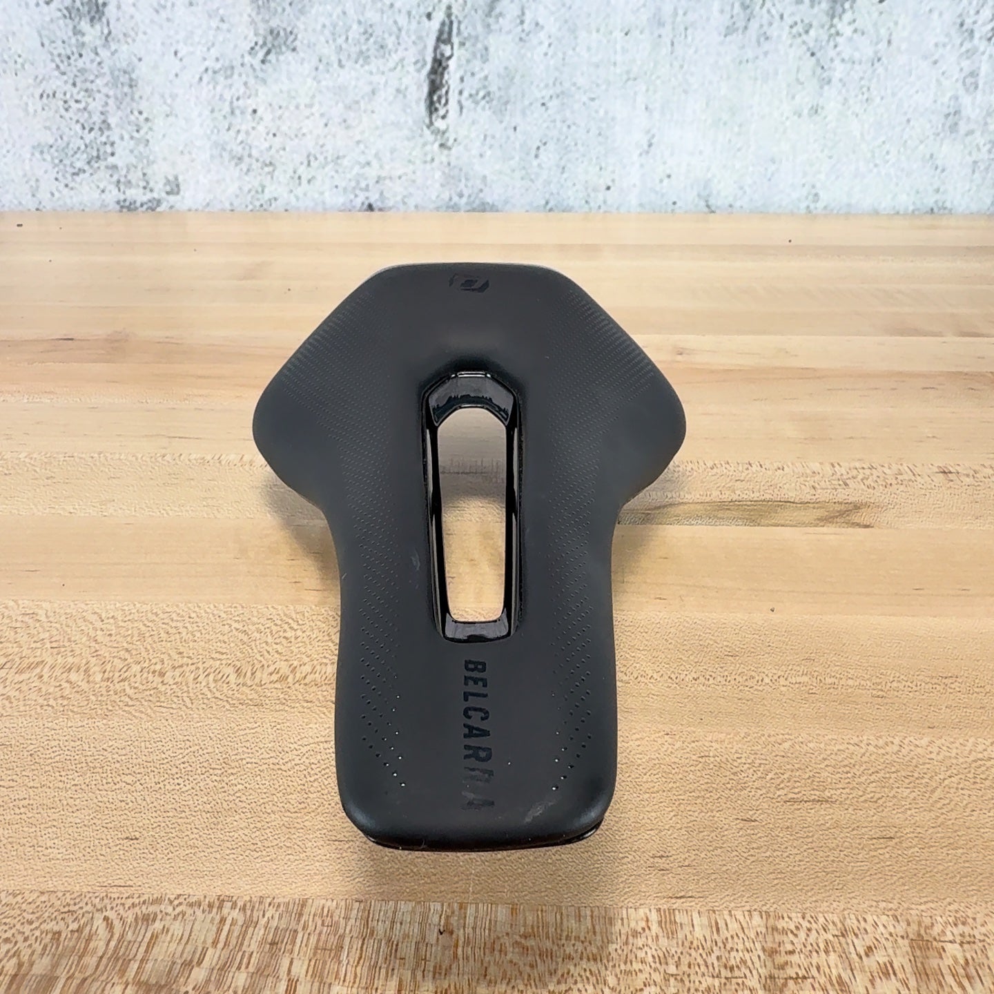 Syncros Belcarra V1.5 Cut Out 140mm Hollow-Ti Rails Bike Saddle 218g