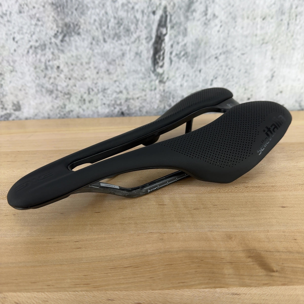 New! Enve X Selle Italia Boost SLR 130mm 7x9mm Oval Carbon Rails Saddle 127g