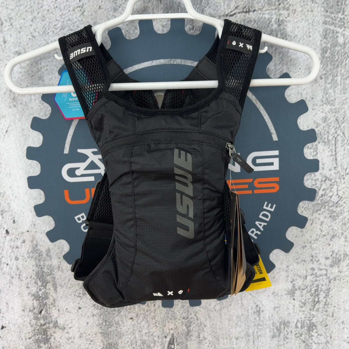 New! USWE RACE 2.0 Black Gravel/MTB 2L Hydration Backpack MSRP $130